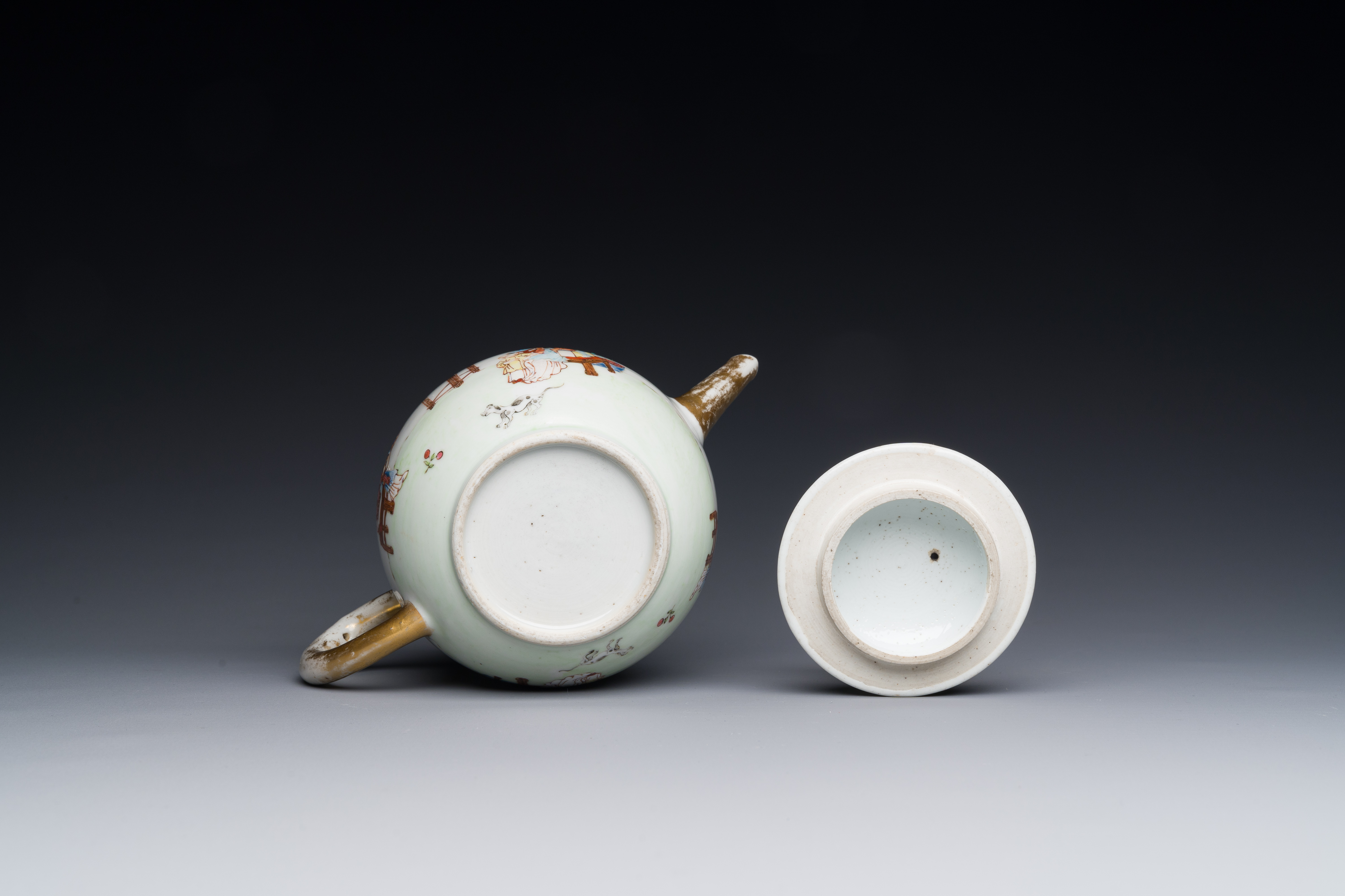 A Chinese gilt famille rose teapot, Yongzheng - Image 3 of 3
