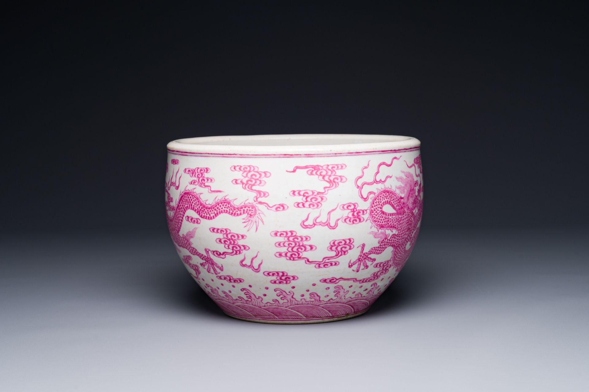 A small Chinese puce-enamelled 'dragon' fish bowl, 19/20th C. - Image 5 of 7