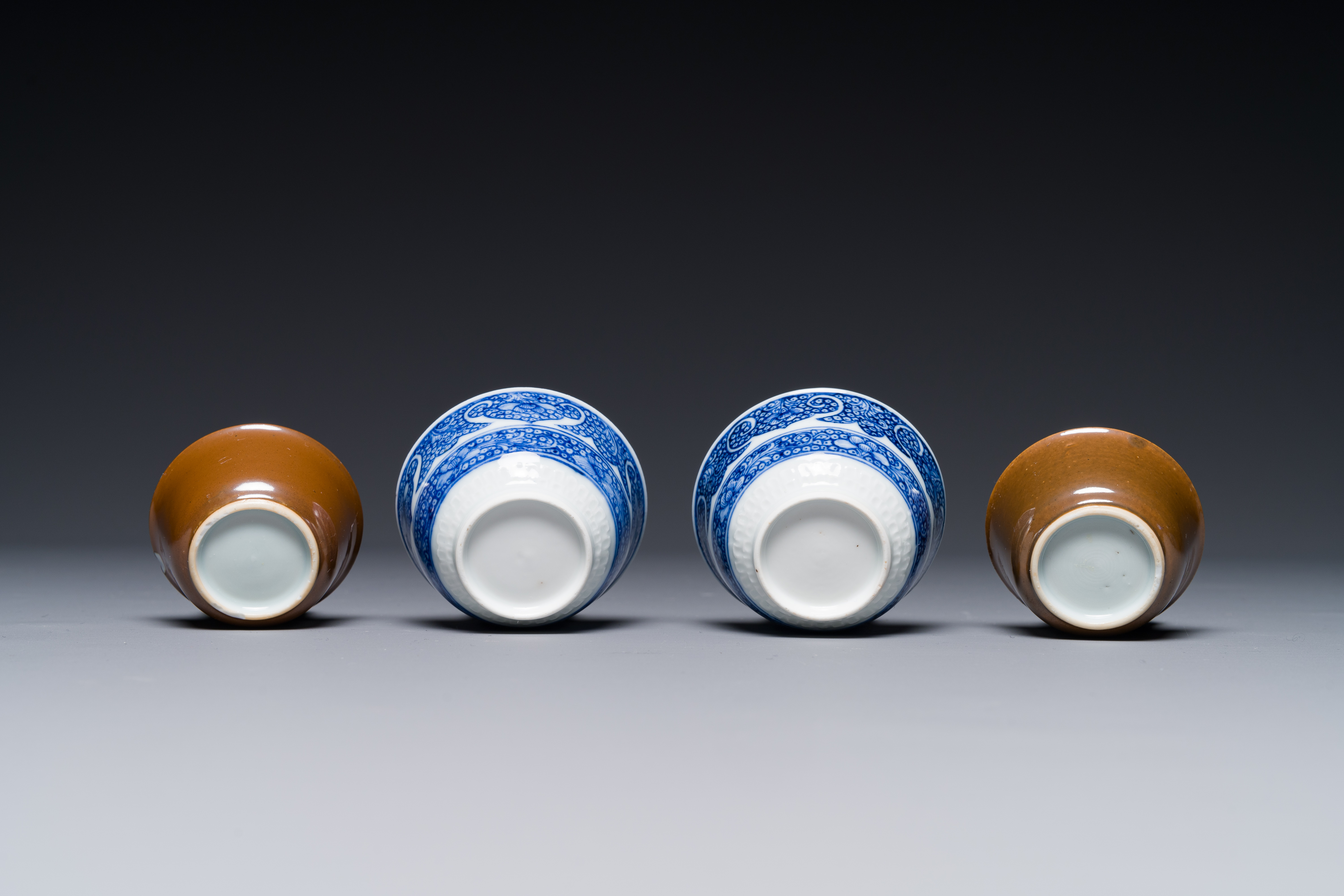 12 Chinese blue and white cups and 13 saucers, including capucin-brown glazed, Kangxi/Qianlong - Image 6 of 6