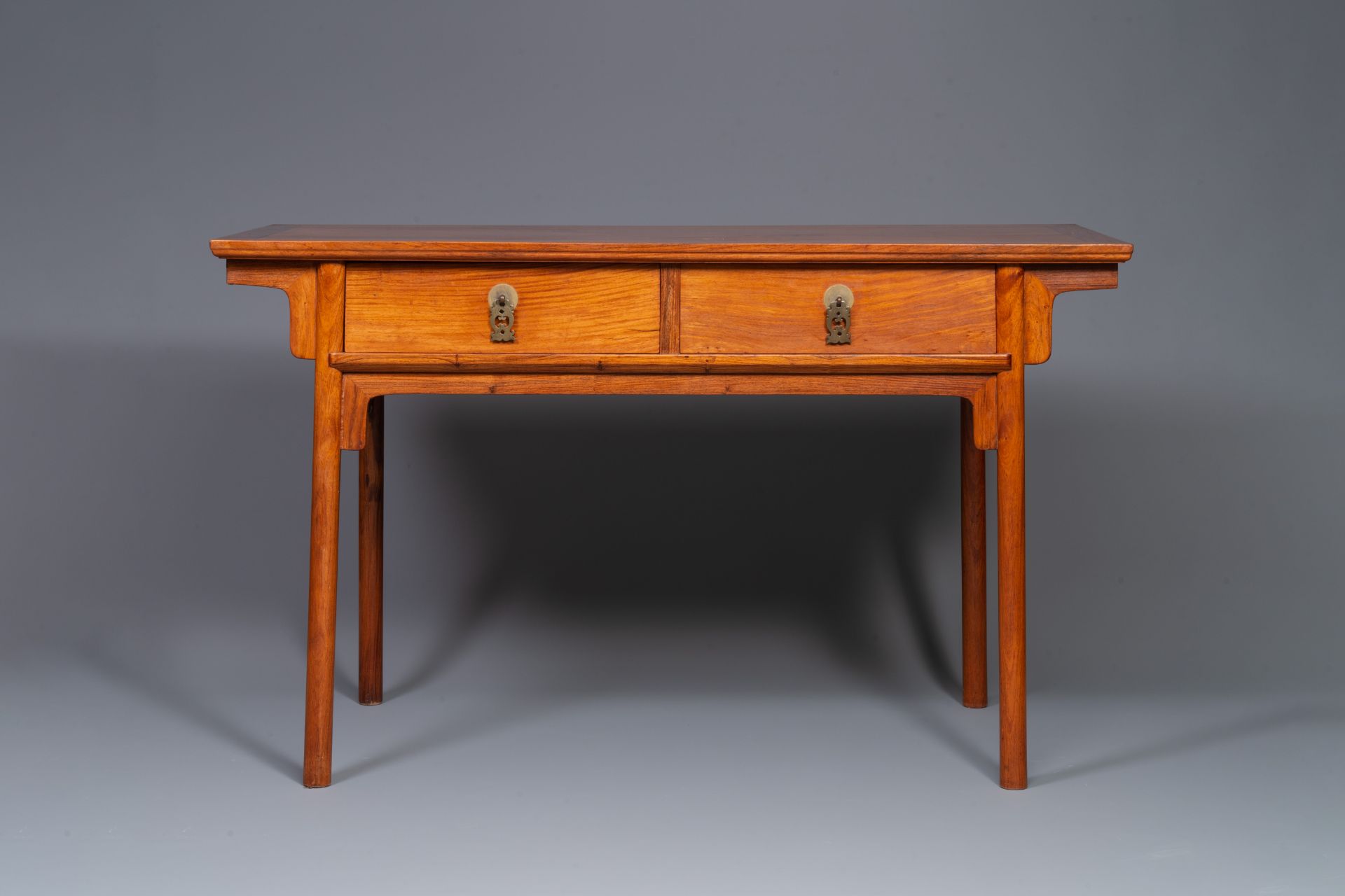 A Chinese huanghuali wooden two-drawer recessed-leg table, 19/20th C. - Image 3 of 13