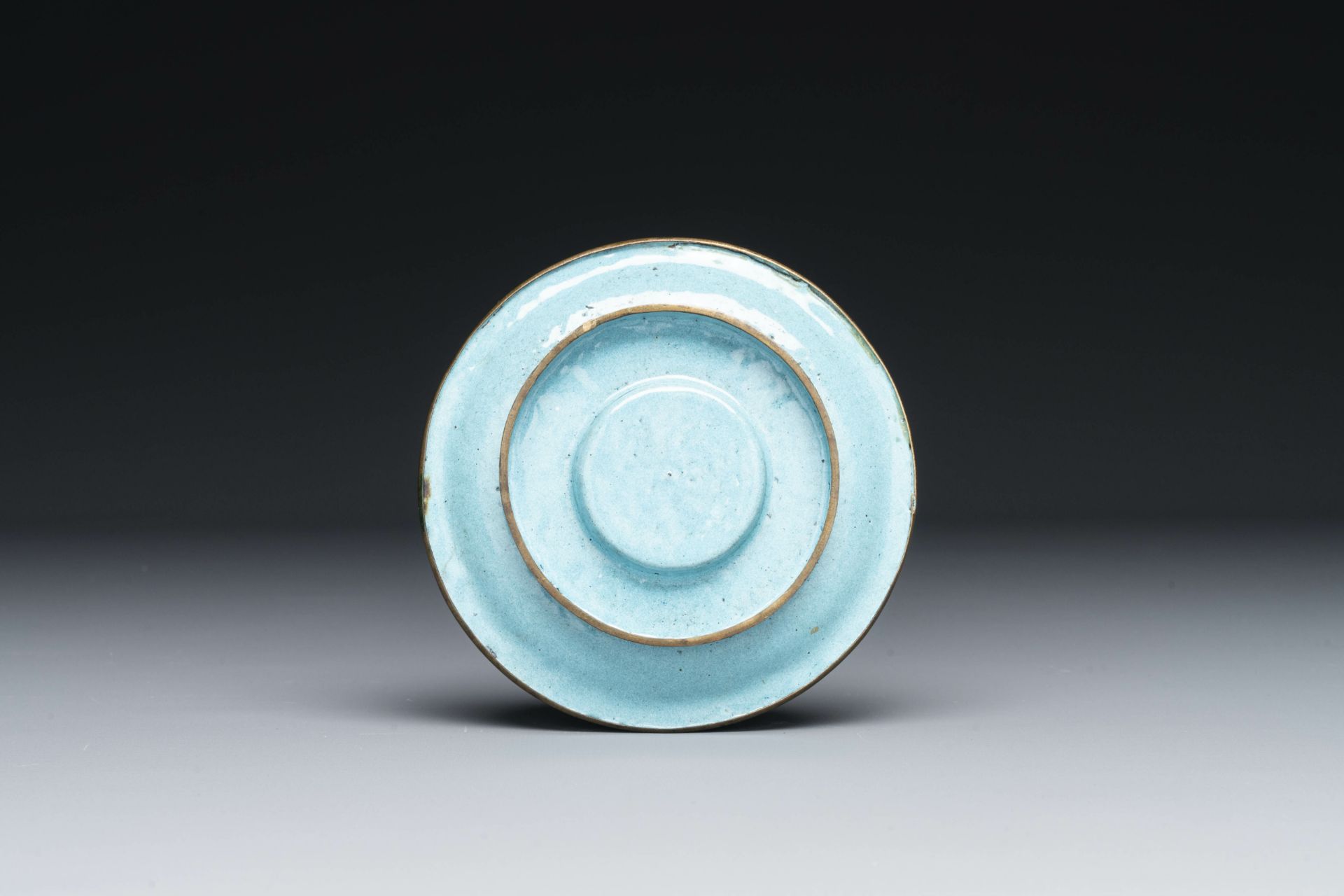 A varied collection of seven pieces of Chinese porcelain and Canton enamel, Kangxi and later - Image 19 of 19