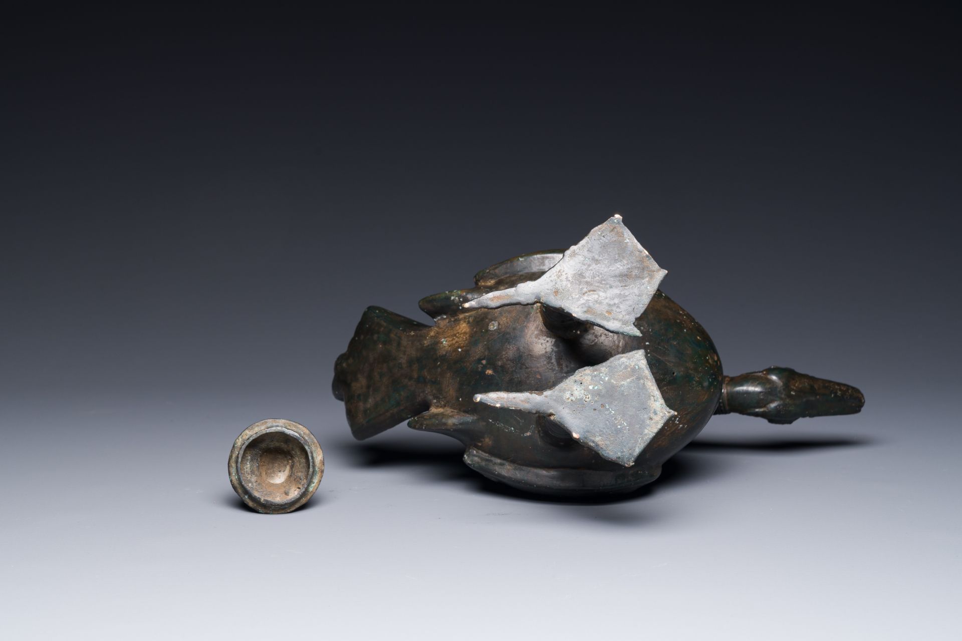 A Chinese archaistic bronze wine vessel in the form of a goose, Song - Image 19 of 21