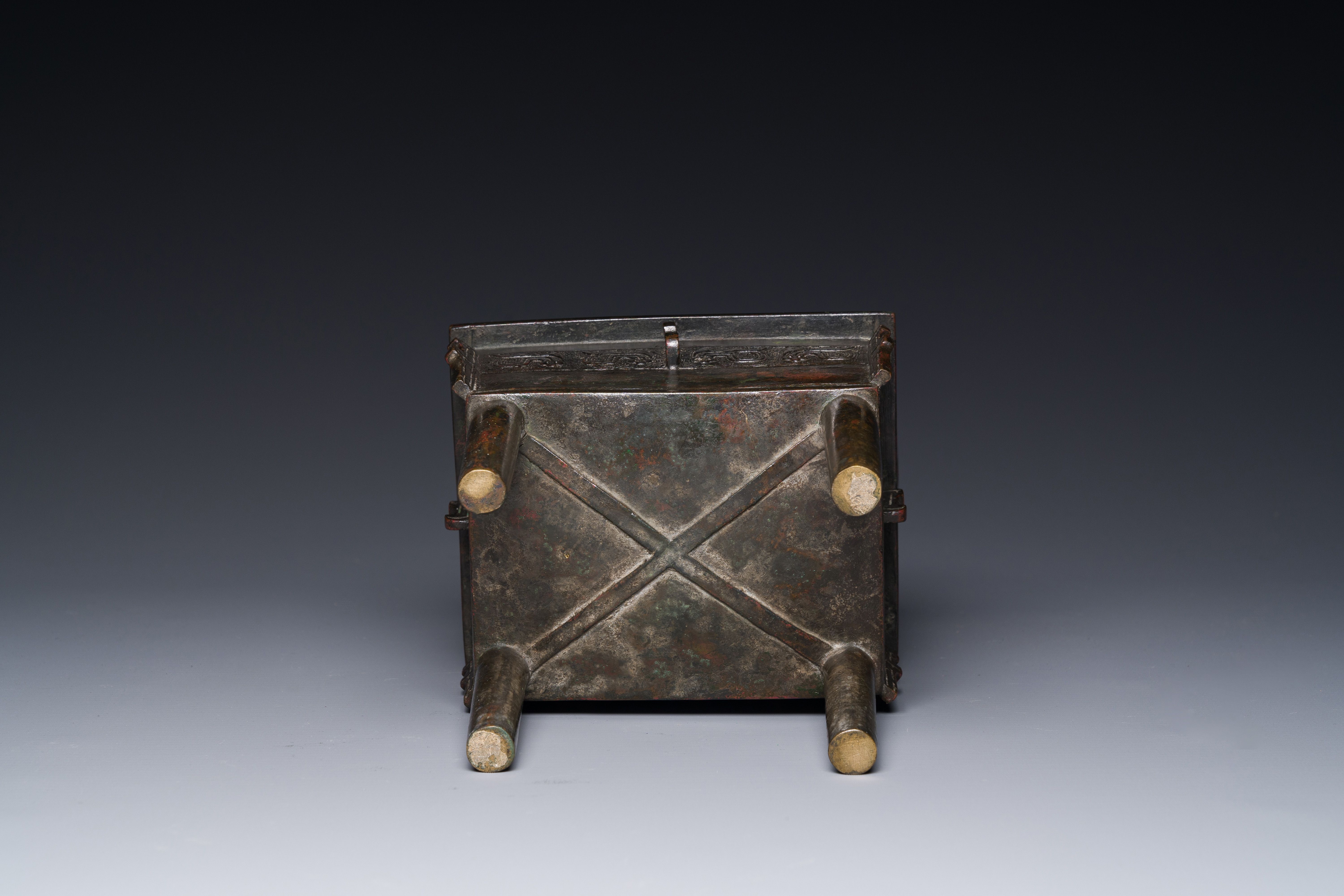 A Chinese Western Zhou-style rectangular bronze 'fangding' censer, Ming - Image 8 of 8