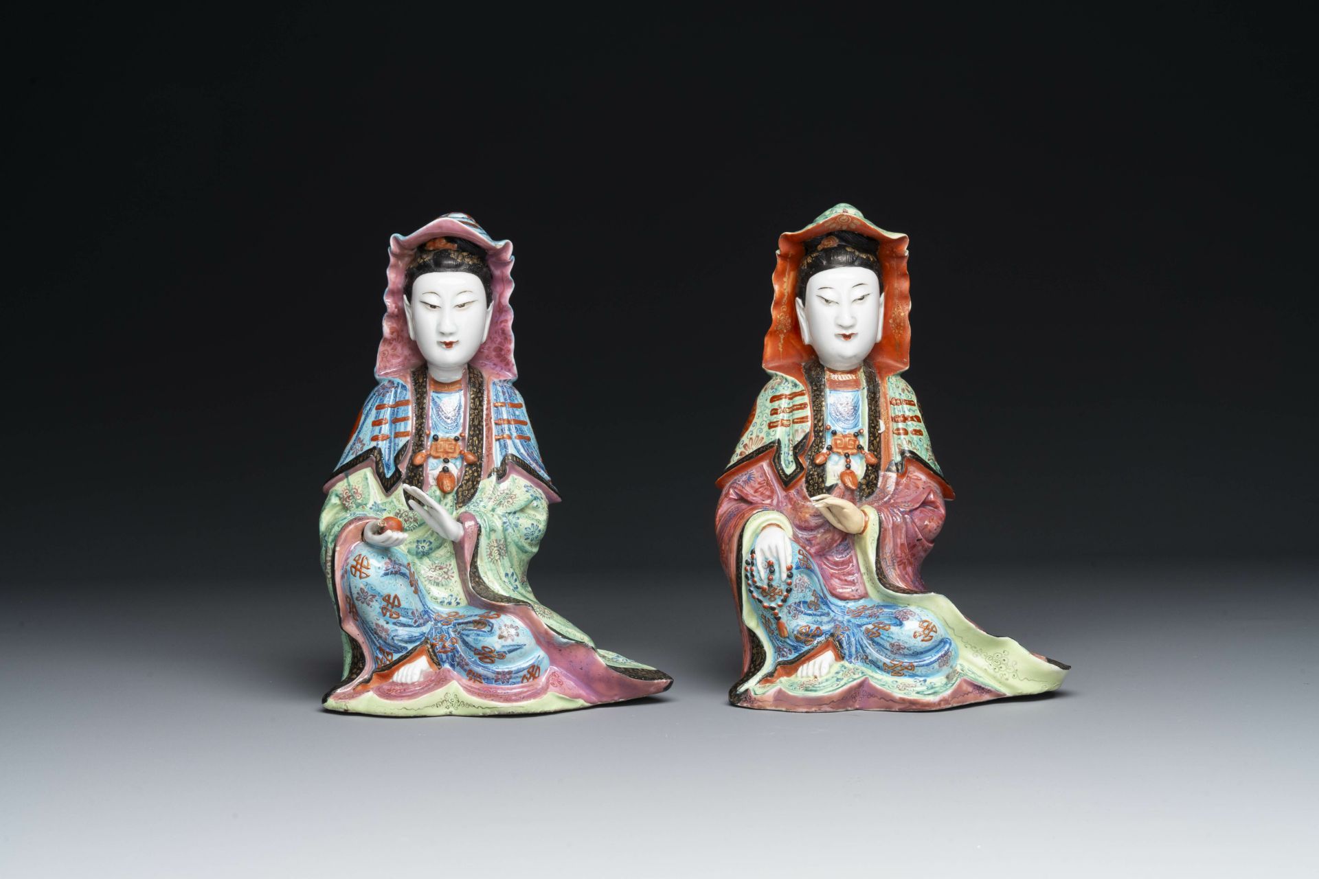 A varied collection of seven pieces of Chinese porcelain and Canton enamel, Kangxi and later - Image 2 of 19