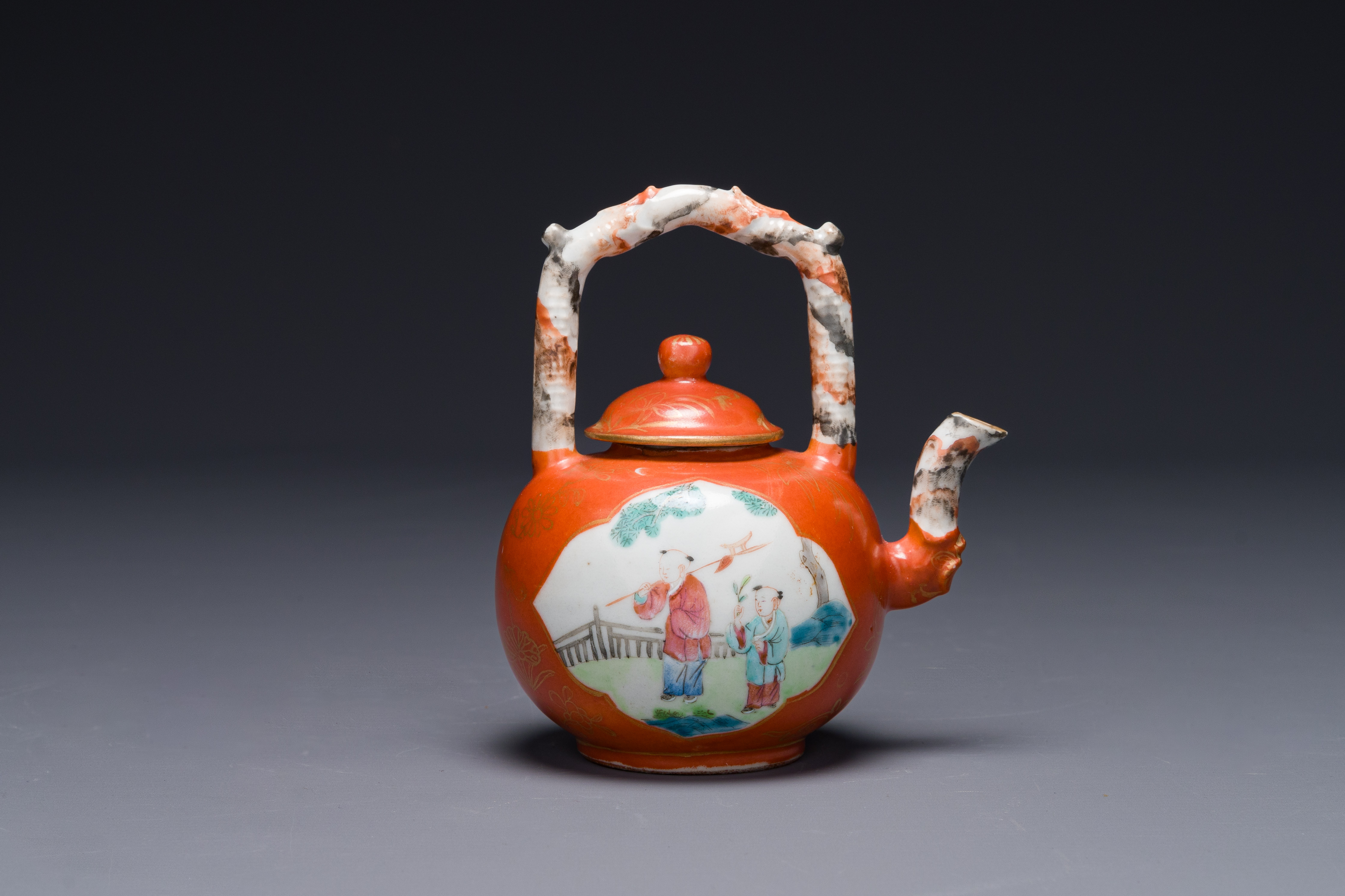 A Chinese famille rose coral-red-ground teapot with 'faux marbre' spout and handle, Jiaqing - Image 3 of 6