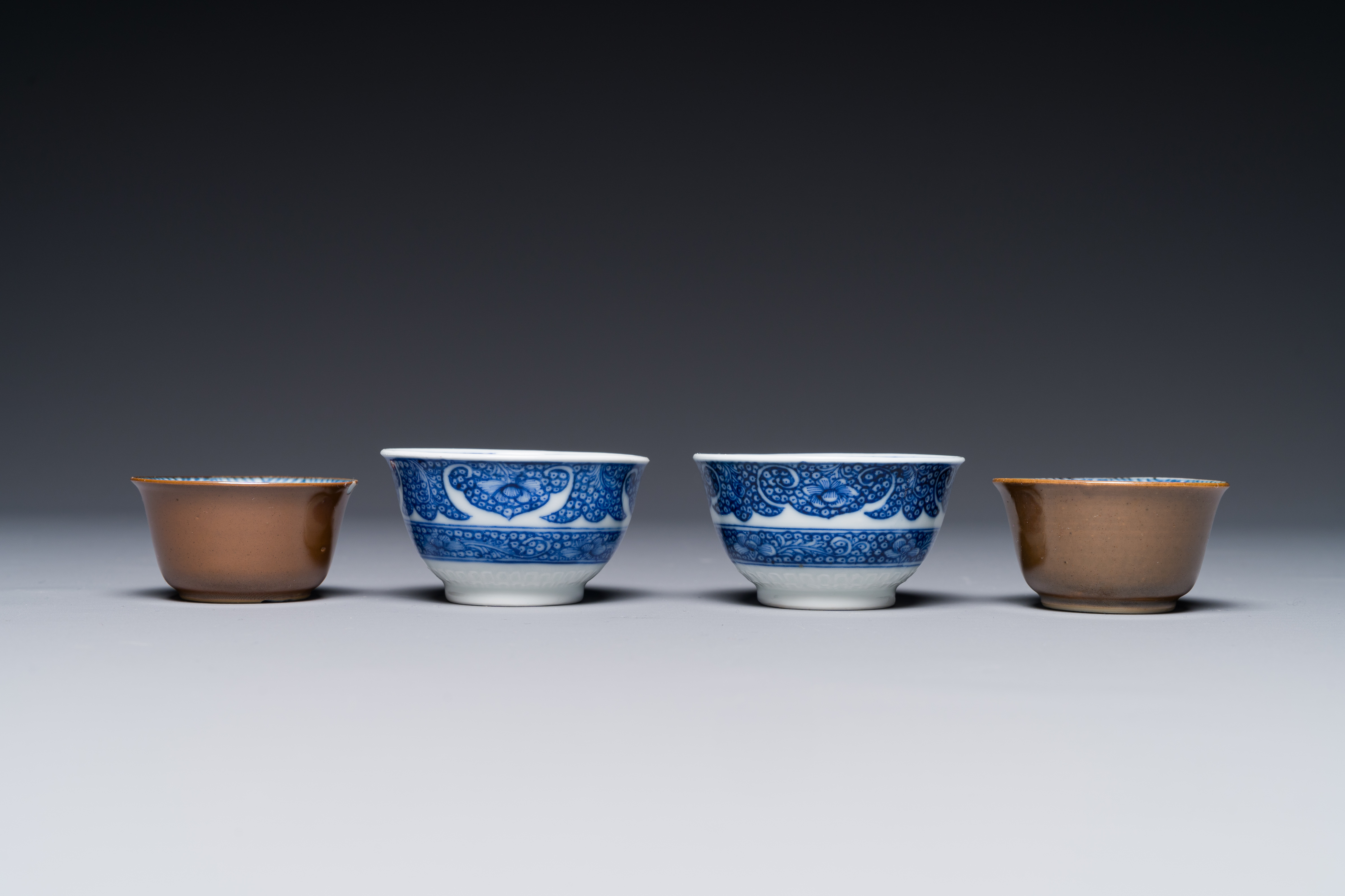 12 Chinese blue and white cups and 13 saucers, including capucin-brown glazed, Kangxi/Qianlong - Image 4 of 6