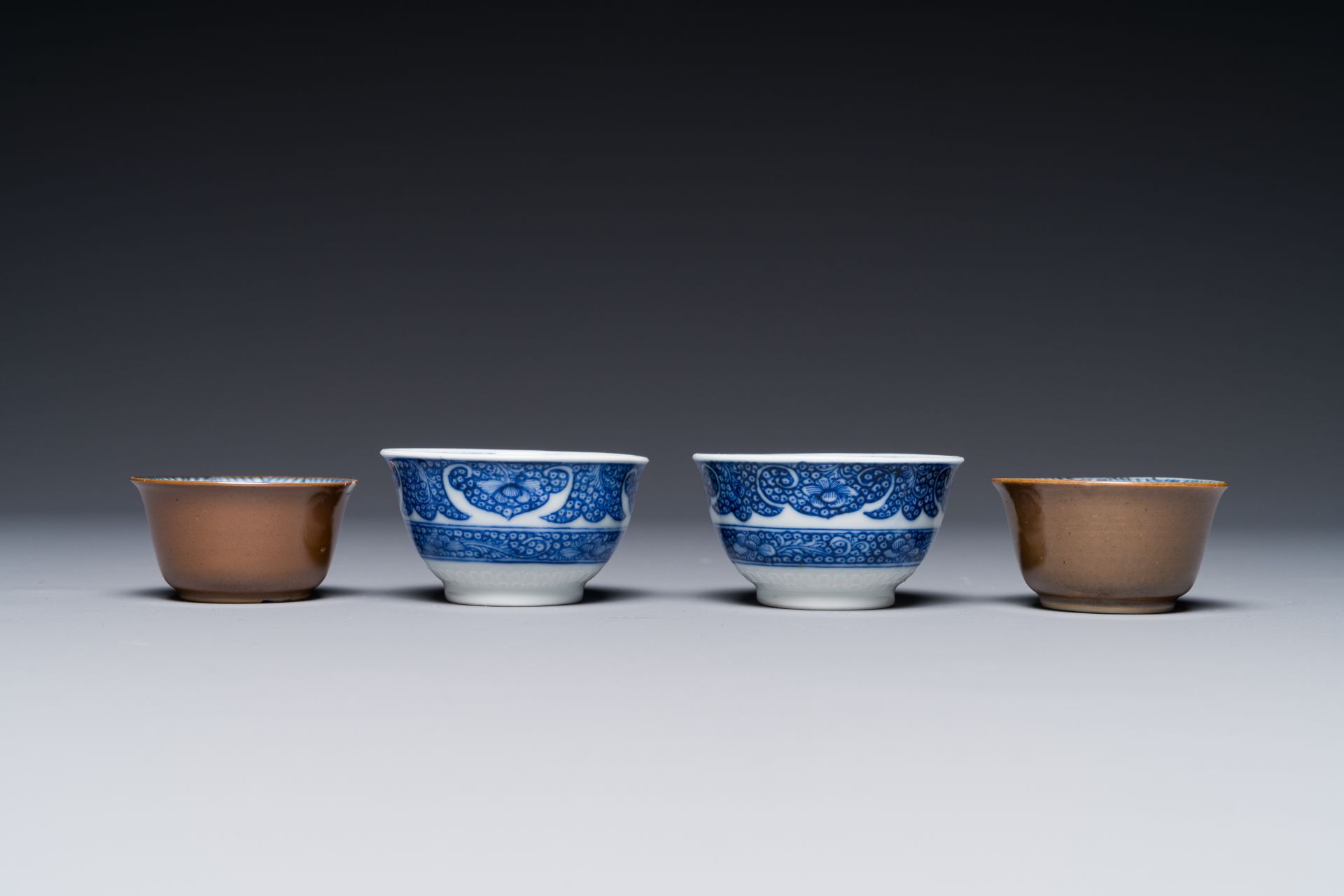 12 Chinese blue and white cups and 13 saucers, including capucin-brown glazed, Kangxi/Qianlong - Image 4 of 6