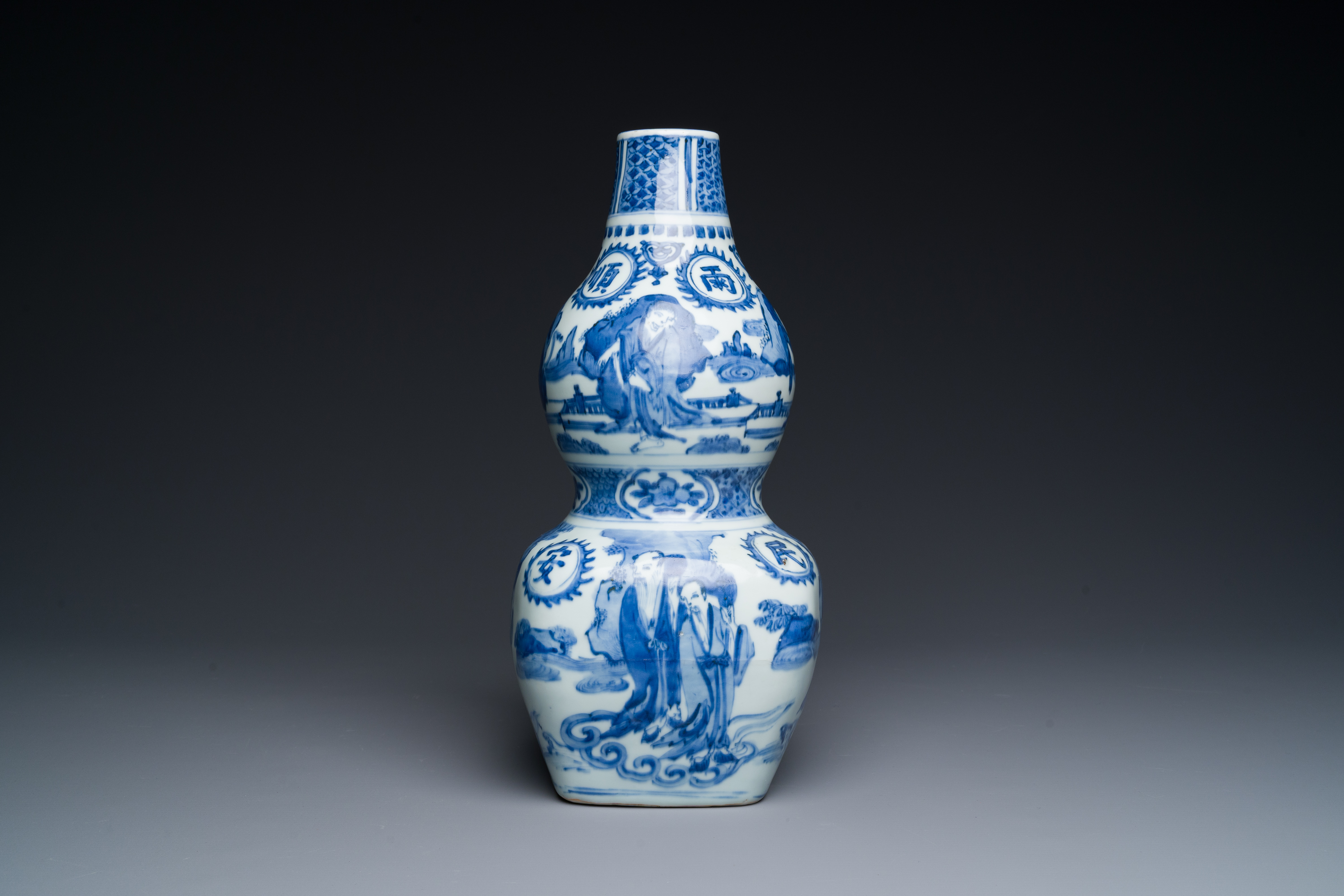 A rare Chinese blue and white double gourd vase with Guo Tai Min An åœ‹æ³°æ°‘å®‰ design, Jiajing/Wan - Image 4 of 6