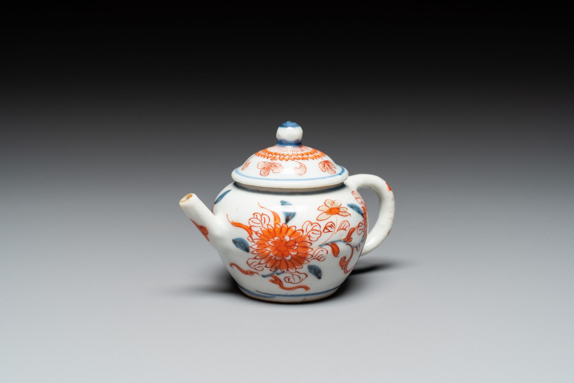 A Chinese miniature Imari-style teapot, Kangxi