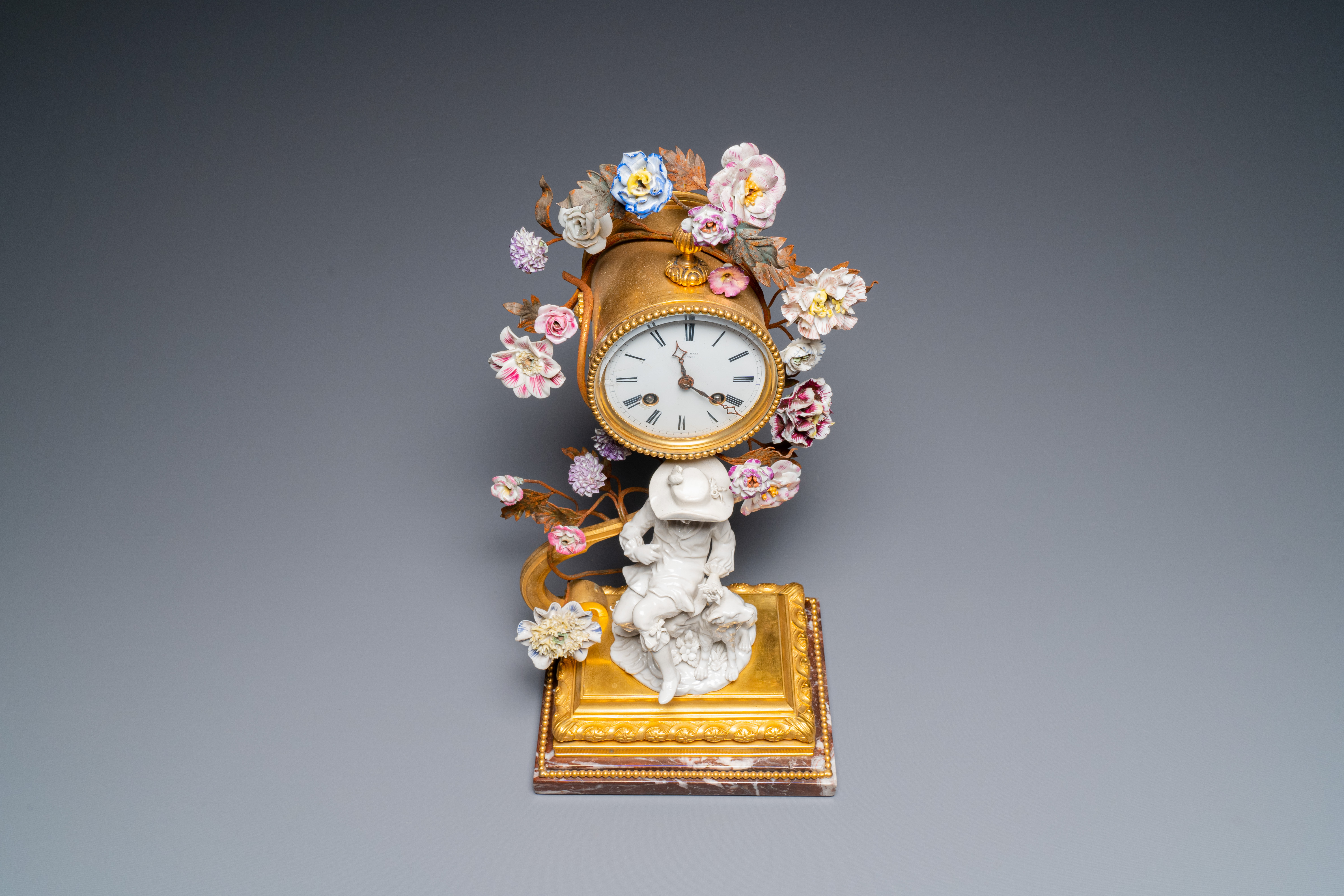 A French ormolu-mounted porcelain mantel clock, 18/19th C. - Image 17 of 28