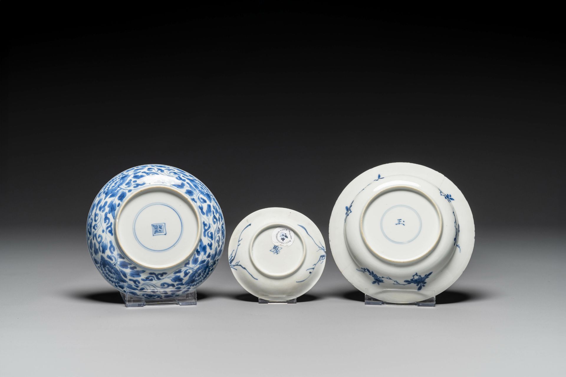 A group of six pieces of Chinese blue and white porcelain, Kangxi - Bild 3 aus 13