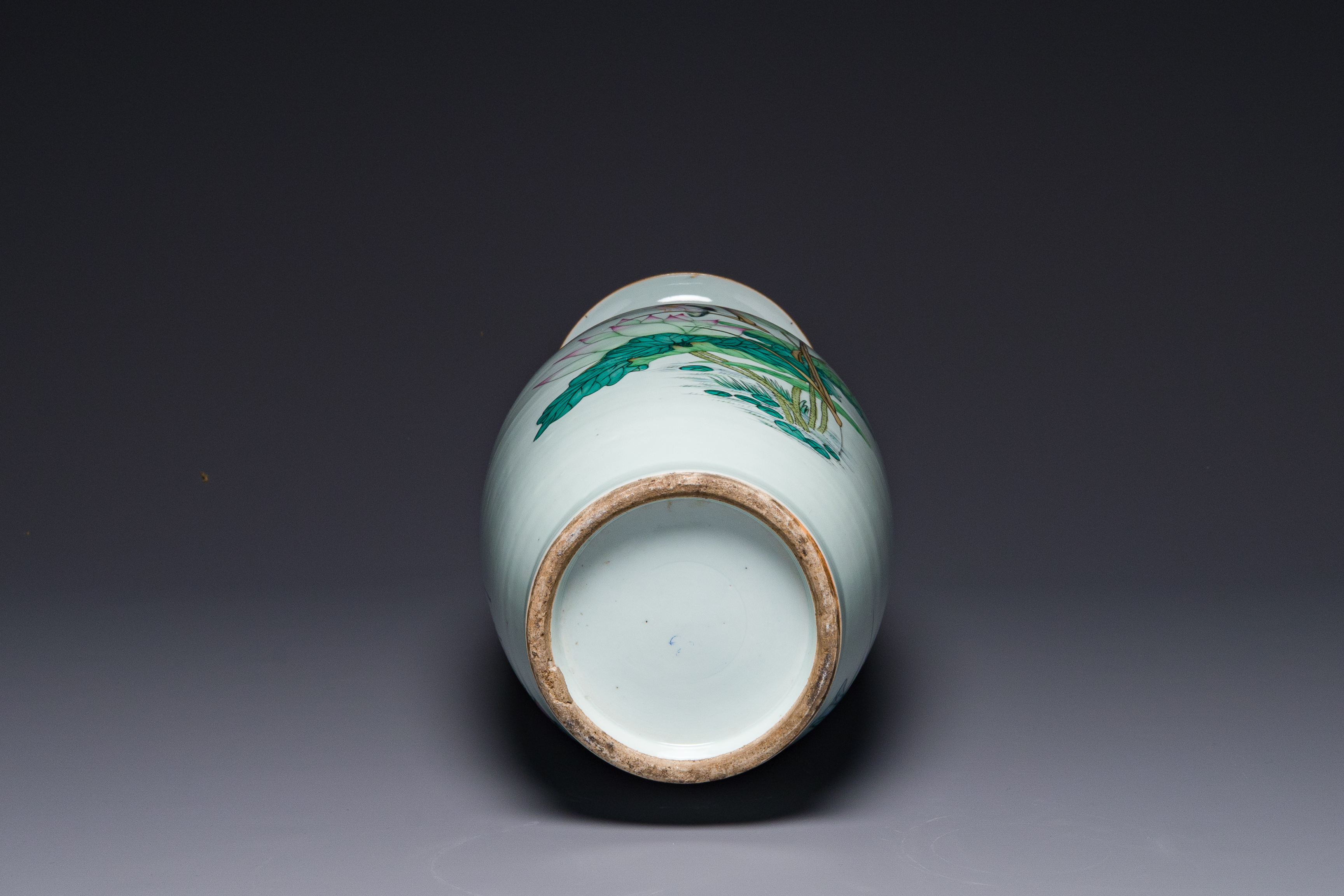 A Chinese famille rose vase, Yu Zhao ä½™é’Š signed, 19/20th C. - Image 6 of 6