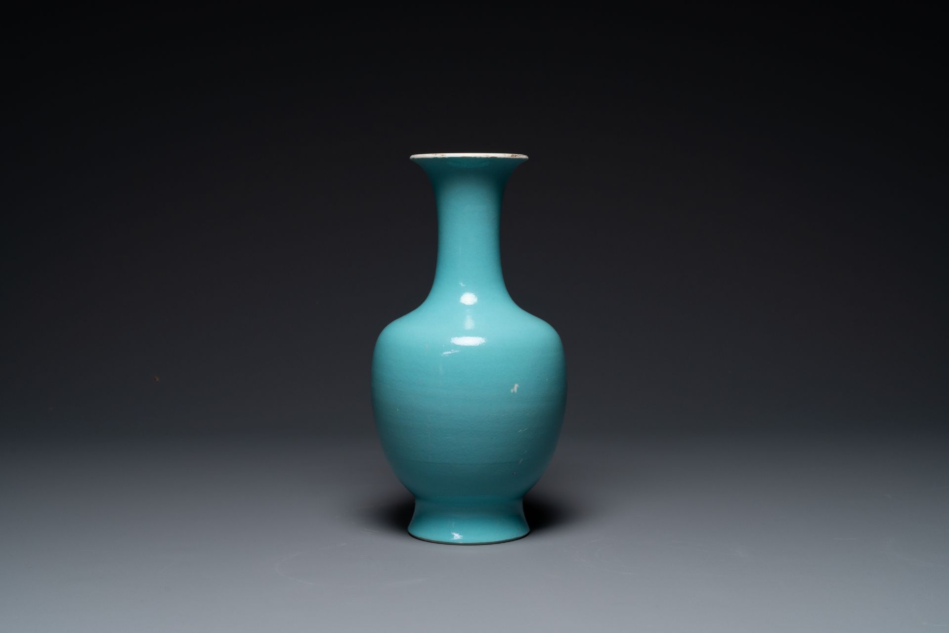 A Chinese monochrome turquoise-glazed vase, Qianlong mark and of the period - Image 2 of 4