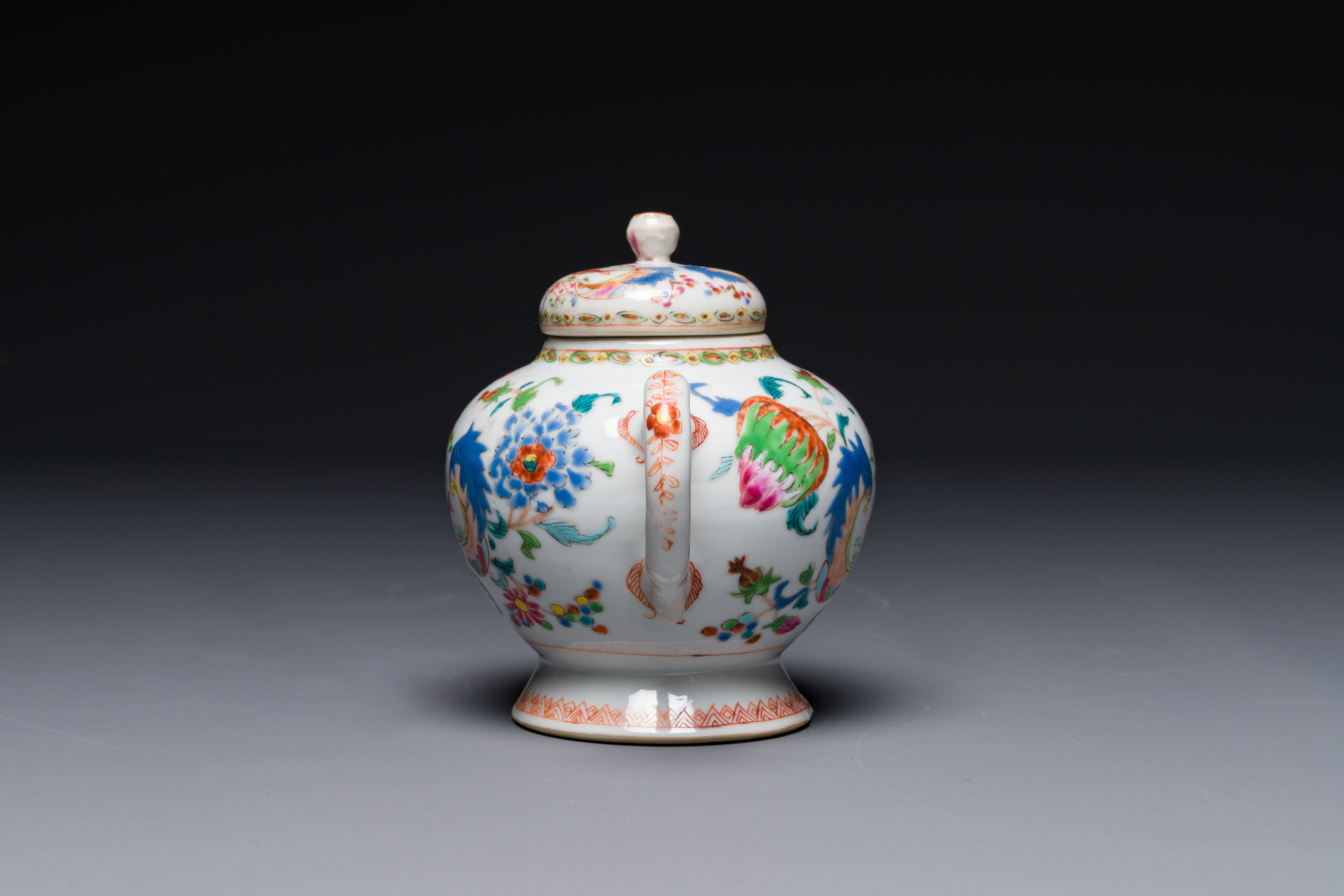 A Chinese famille rose 'Pompadour' teapot and cover, Qianlong - Image 4 of 6