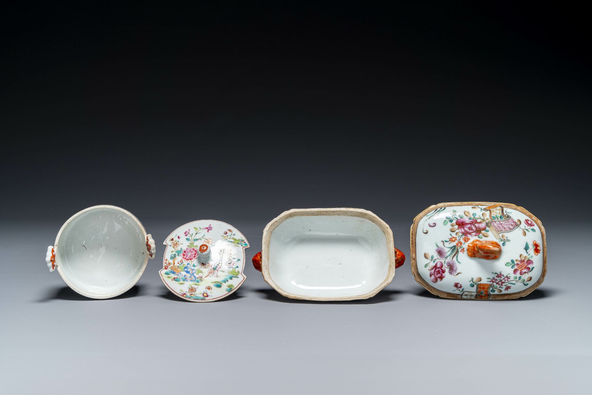 Three Chinese famille rose plates, a butter tub and a tureen and cover, Qianlong - Bild 6 aus 7