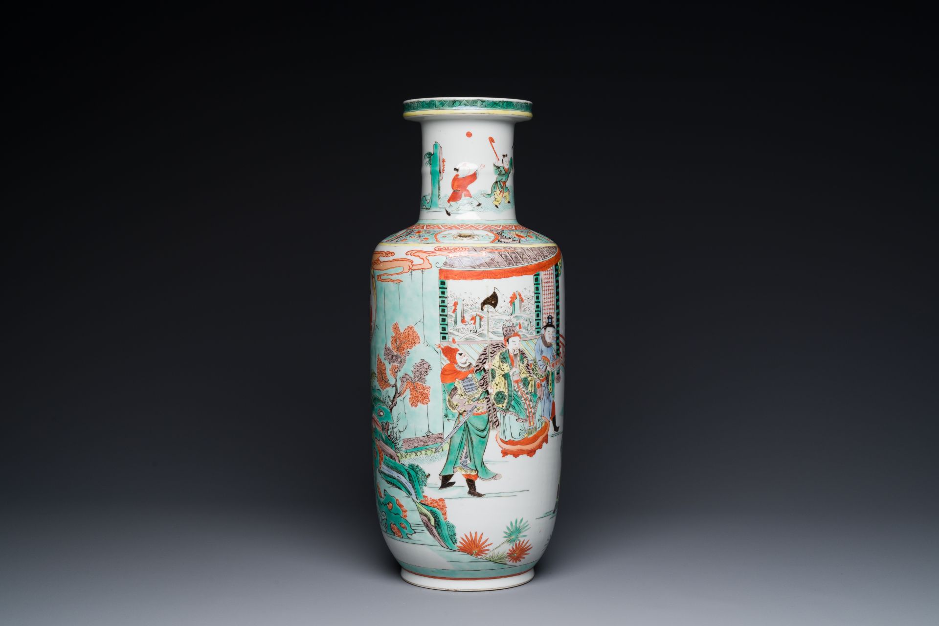 A Chinese famille verte rouleau vase with narrative design, 19th C. - Bild 6 aus 8