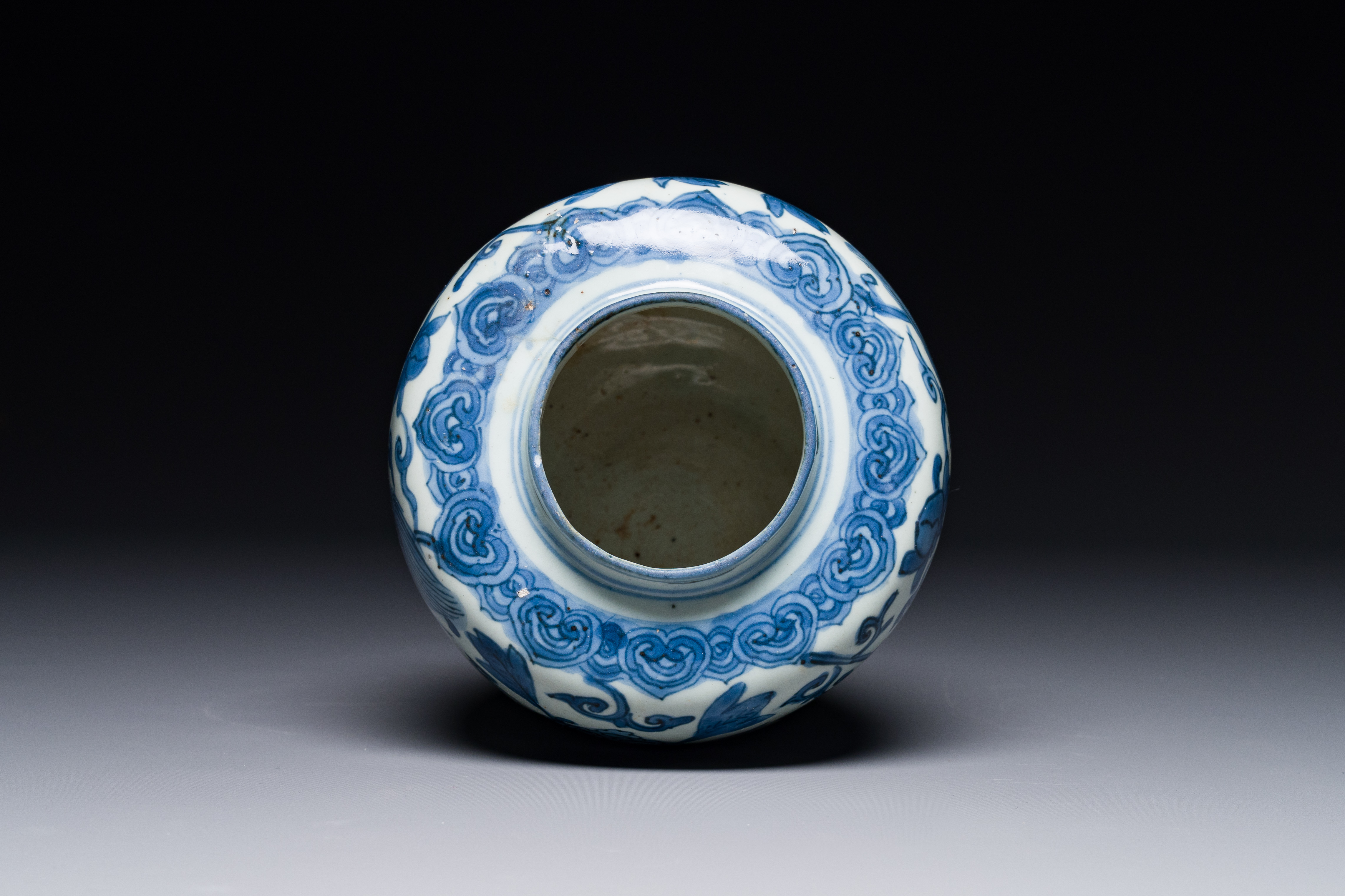 A Chinese blue and white 'Buddhist lion and lotus scroll' jar, Wanli - Image 5 of 6