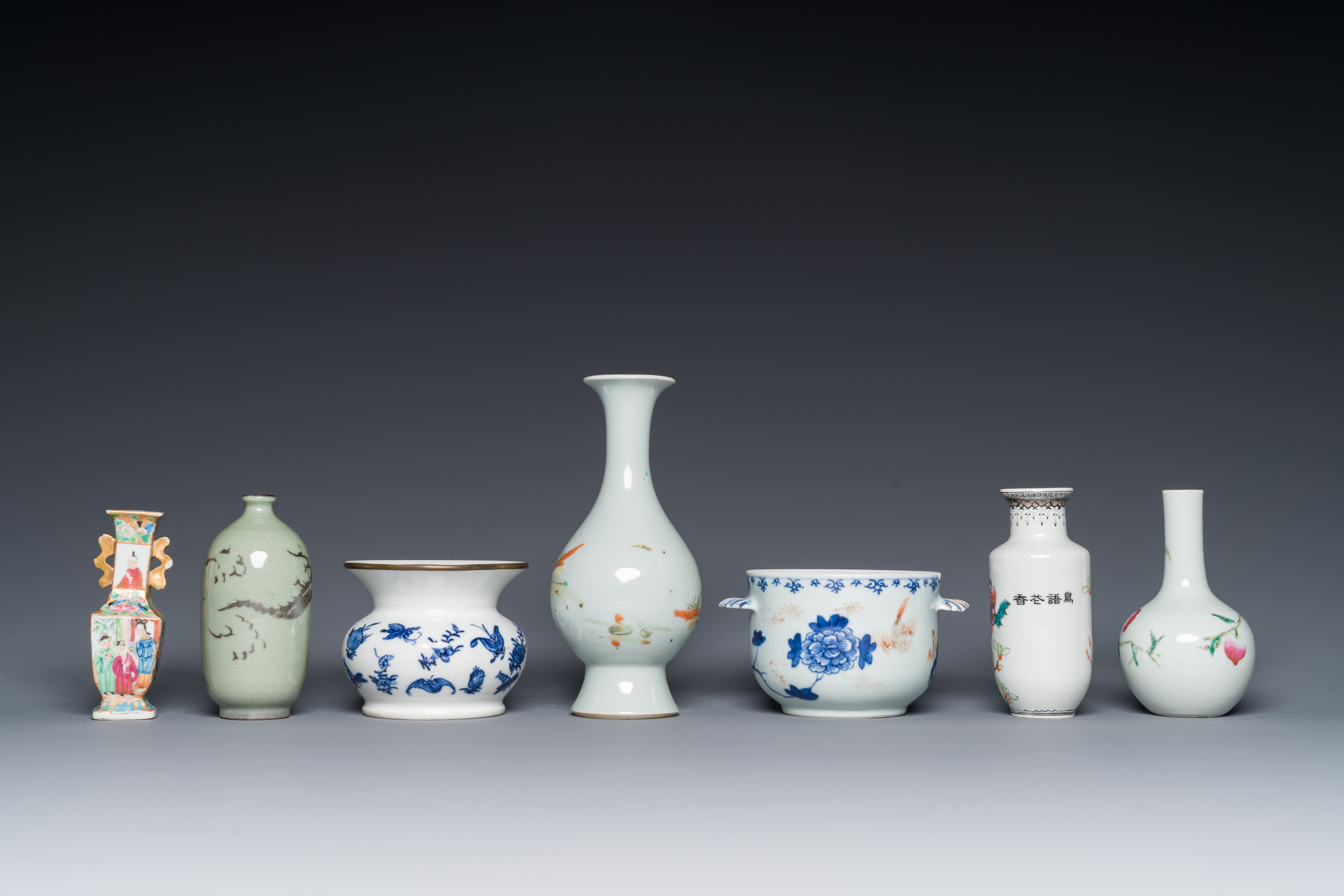 A varied collection of Chinese blue and white and famille rose porcelain, 18th C. and later - Image 3 of 4