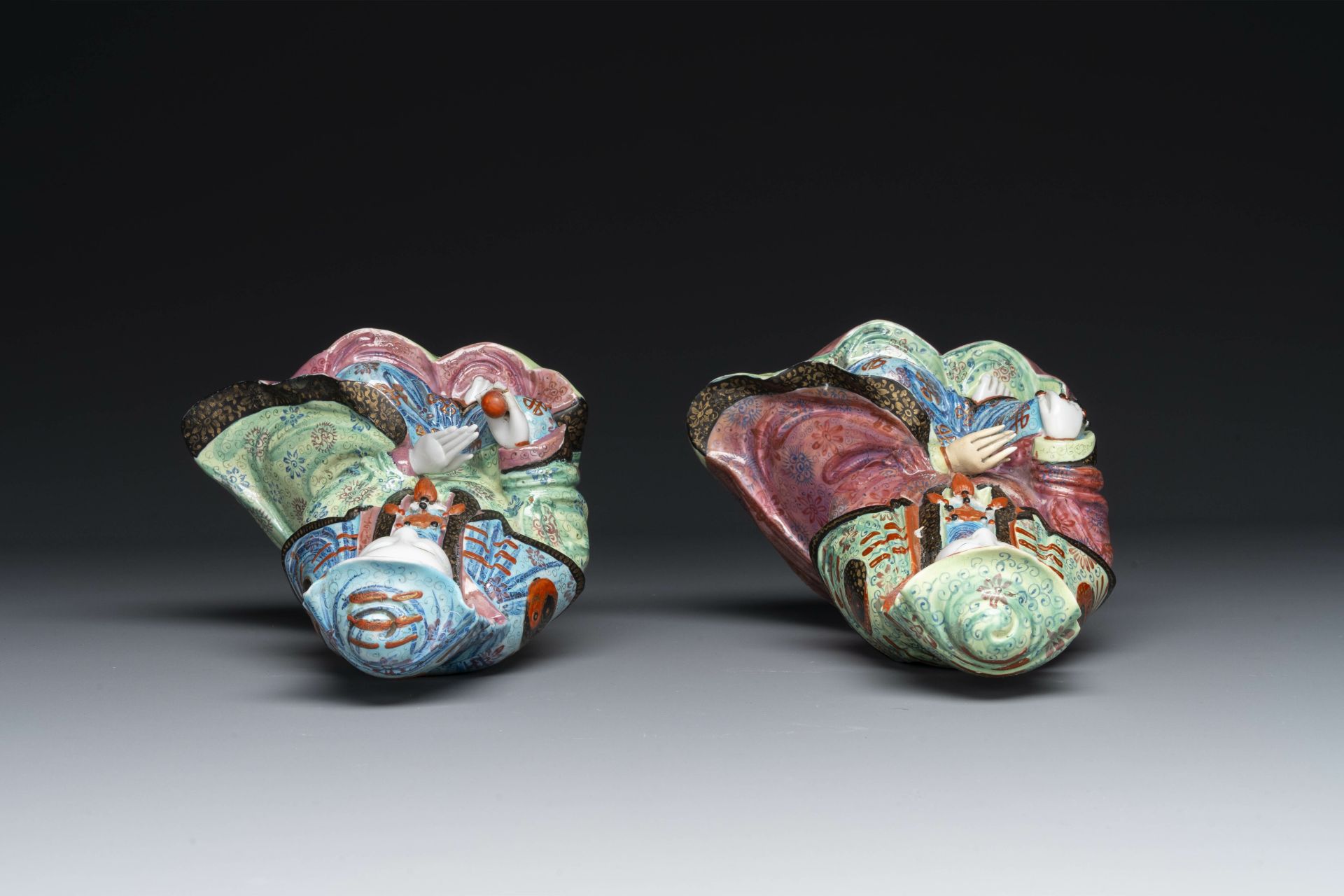 A varied collection of seven pieces of Chinese porcelain and Canton enamel, Kangxi and later - Image 4 of 19