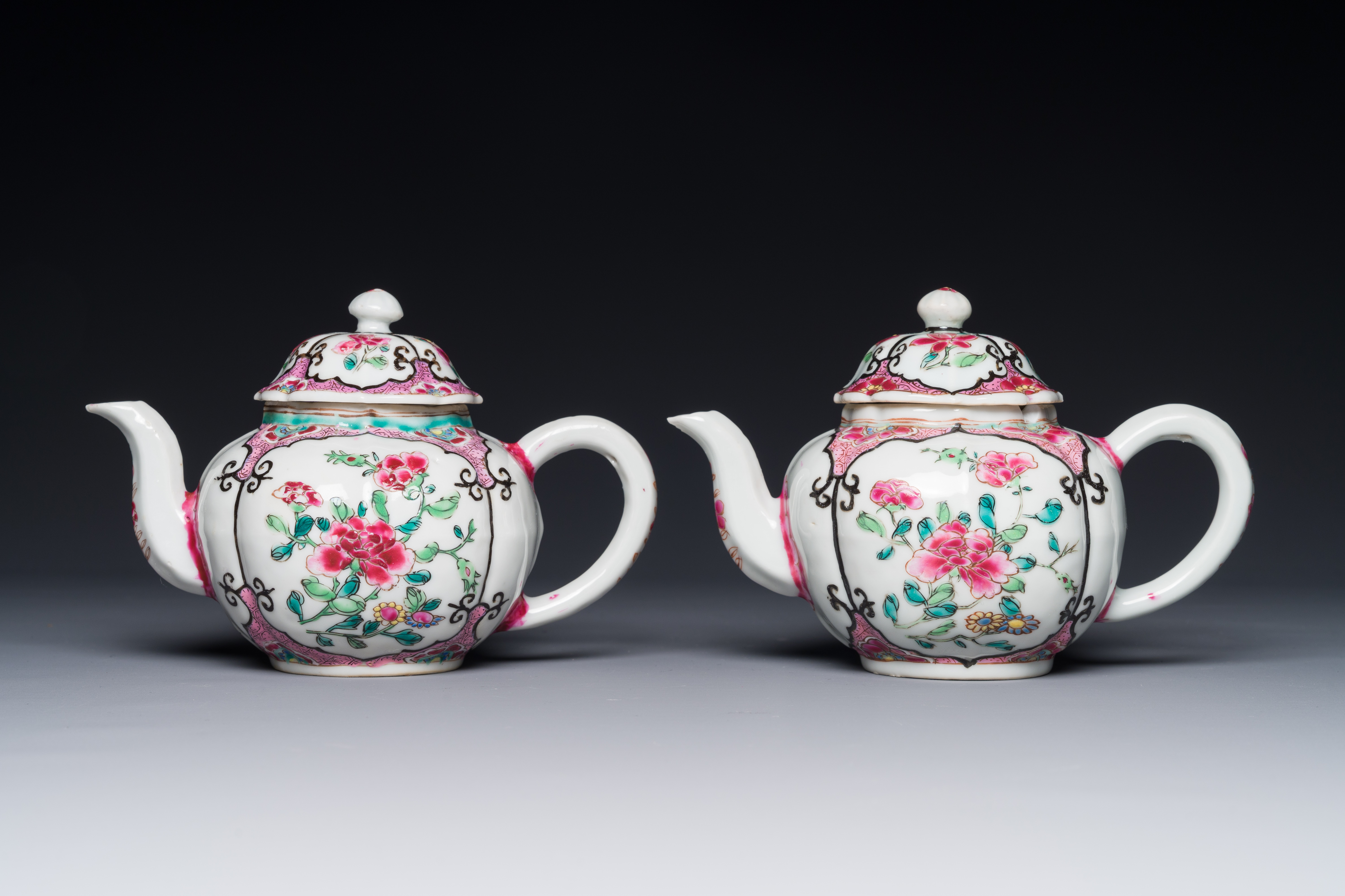 A pair of Chinese famille rose teapots with floral decor, Qianlong - Image 3 of 4