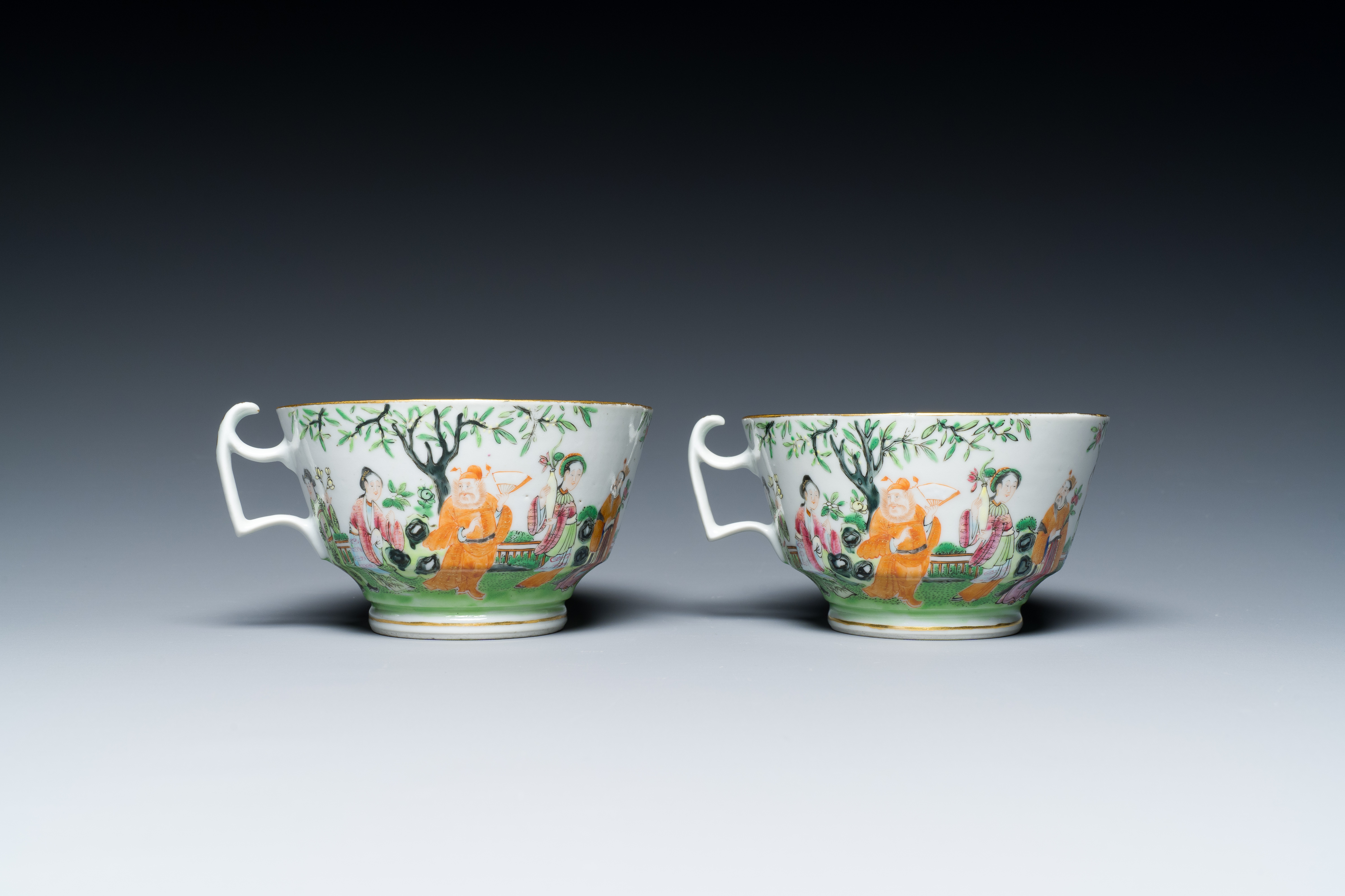 A pair of Chinese Canton famille rose cups and saucers, 19th C. - Image 6 of 9