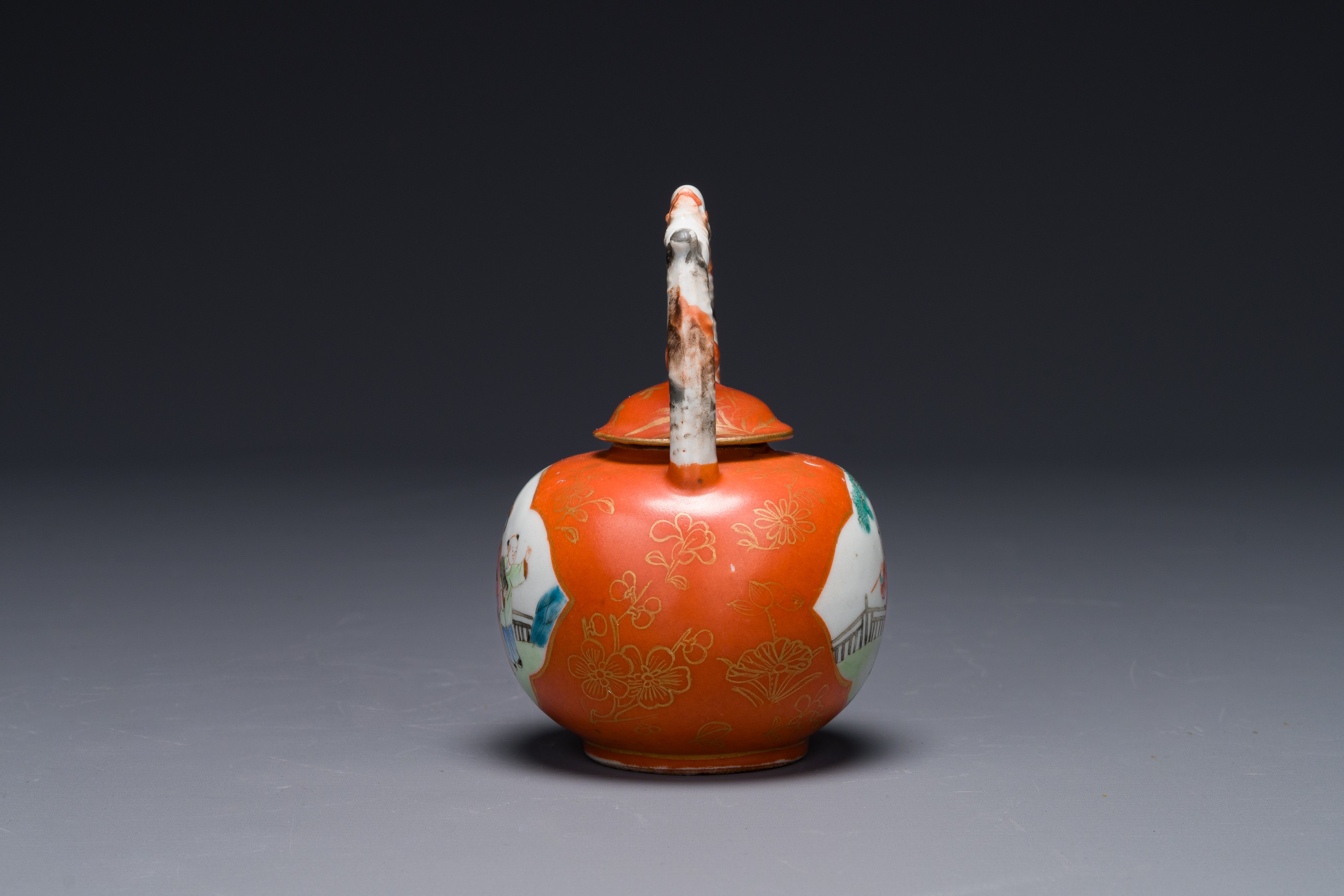 A Chinese famille rose coral-red-ground teapot with 'faux marbre' spout and handle, Jiaqing - Image 4 of 6