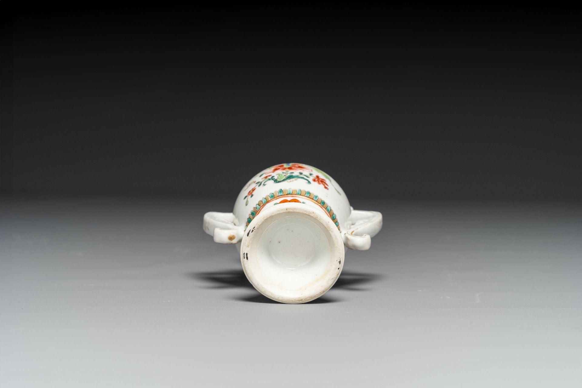 An unusual Chinese famille rose export porcelain vase, Qianlong - Bild 6 aus 6