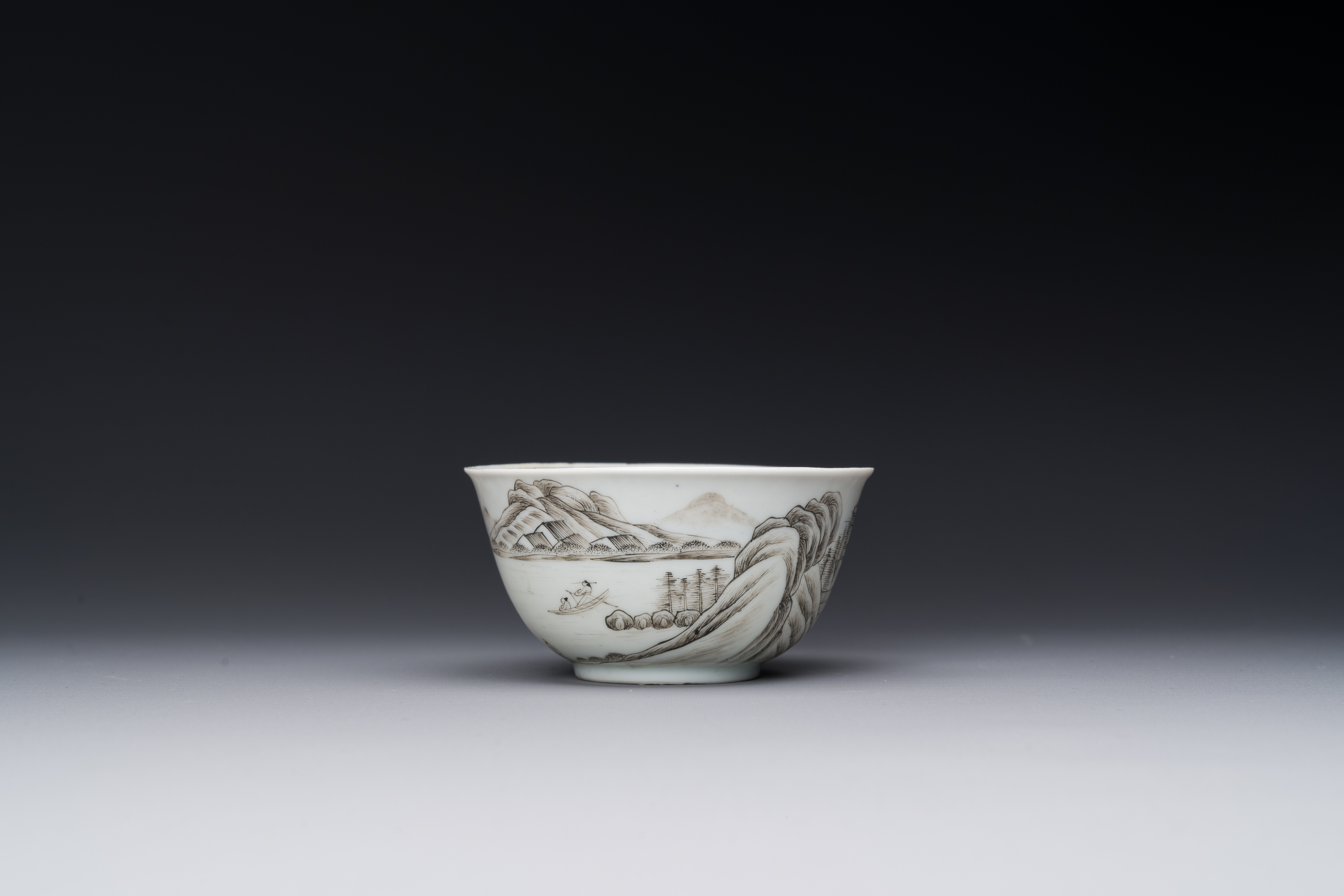 A fine Chinese grisaille and gilt cup with mountainous landscape design, Yongzheng - Image 2 of 7