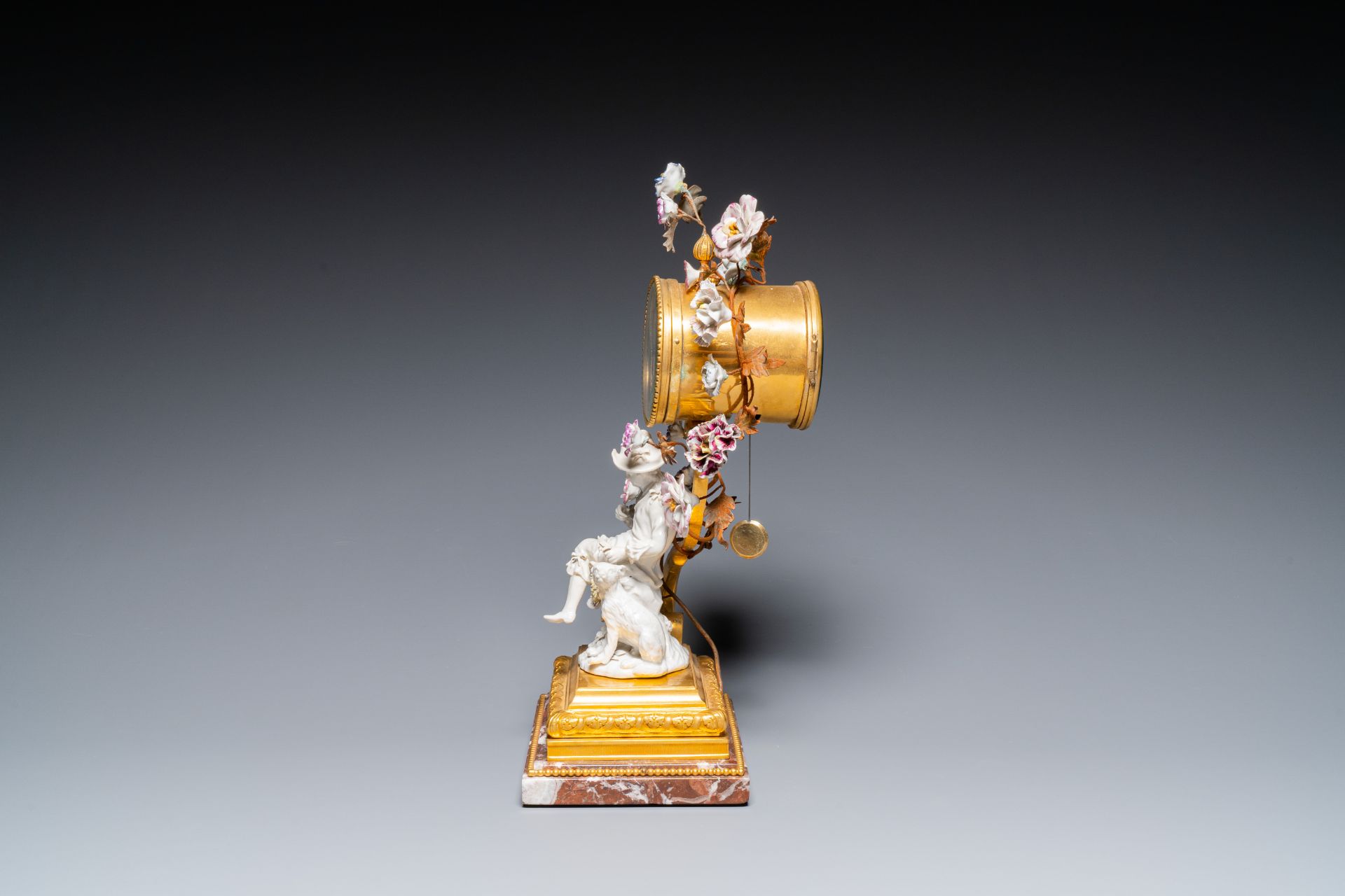 A French ormolu-mounted porcelain mantel clock, 18/19th C. - Image 11 of 28