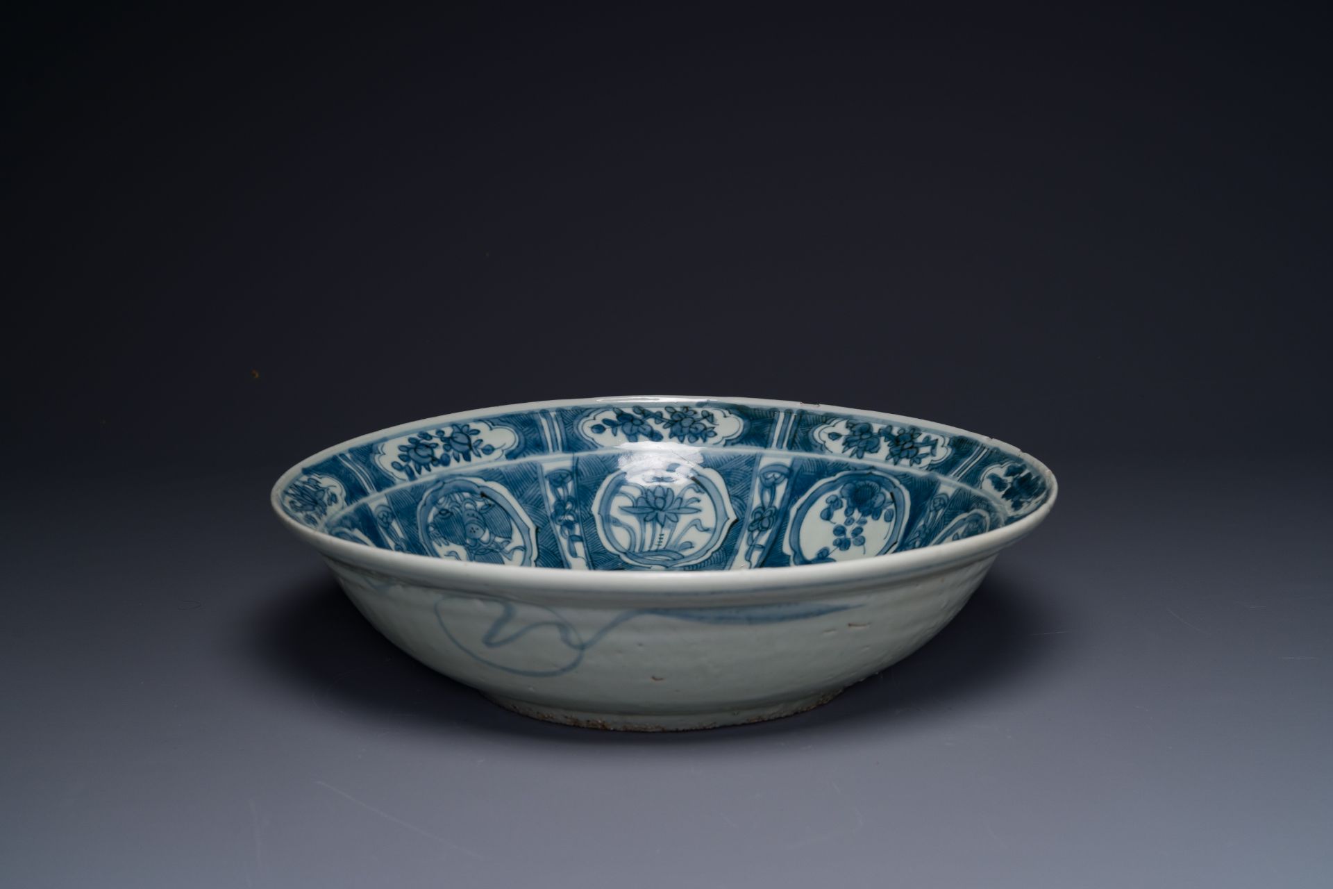 A large Chinese blue and white Swatow dish with a lobster and a carp at a fishing village, Ming - Image 2 of 3