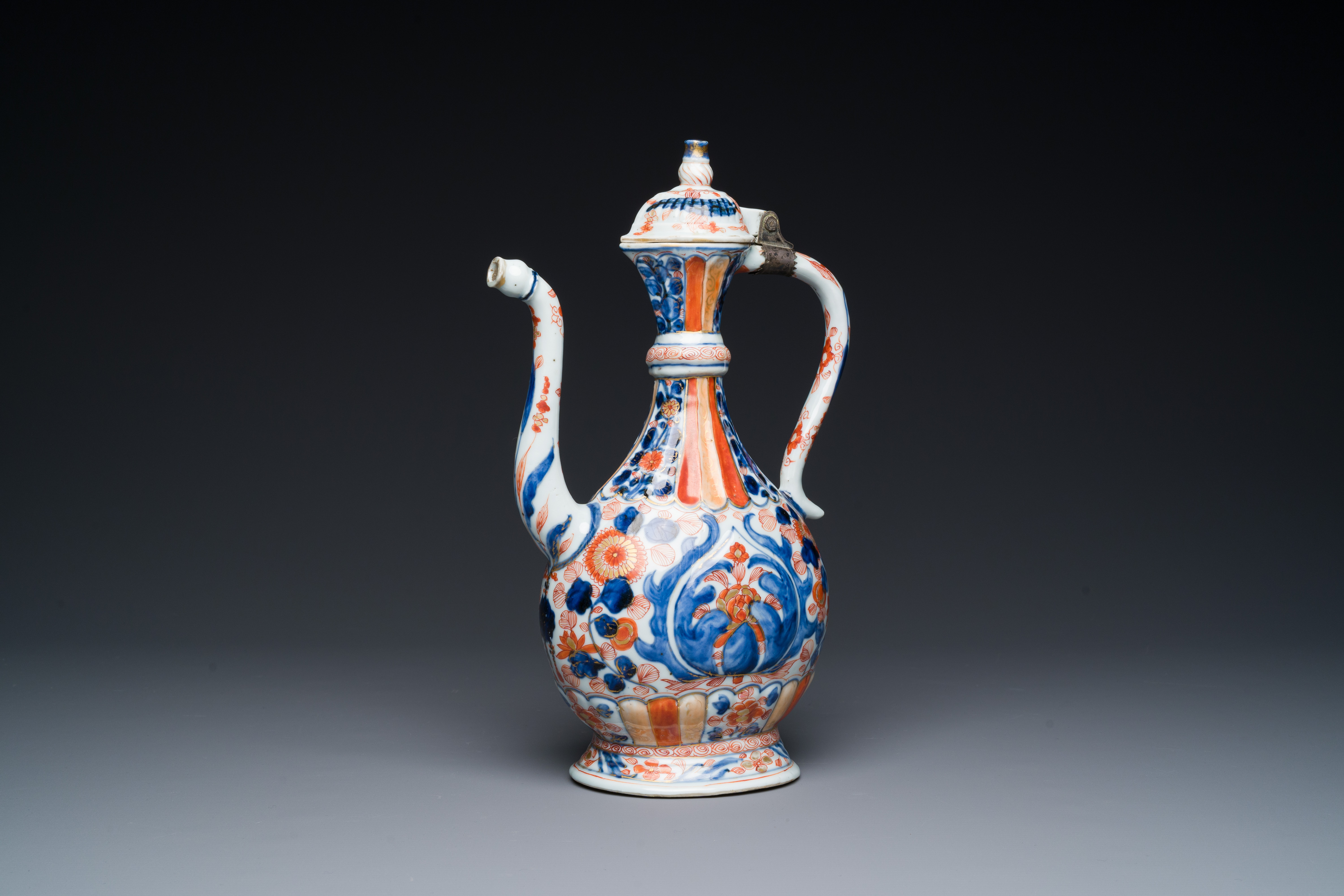 A Chinese Imari-style 'aftaba' ewer for the Islamic market, Kangxi