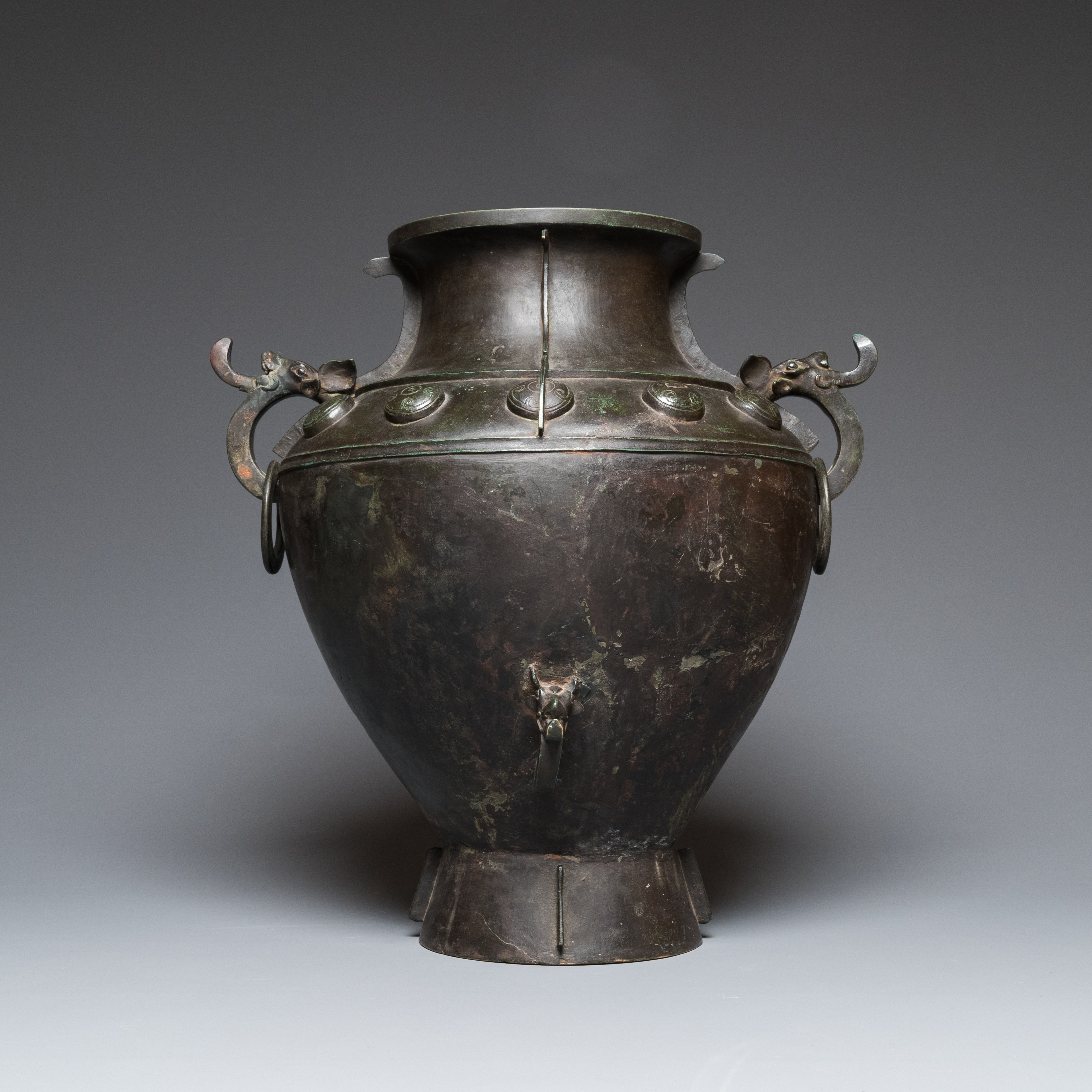 A rare massive Chinese archaistic bronze 'lei' wine vessel with inscription, Song - Image 12 of 30