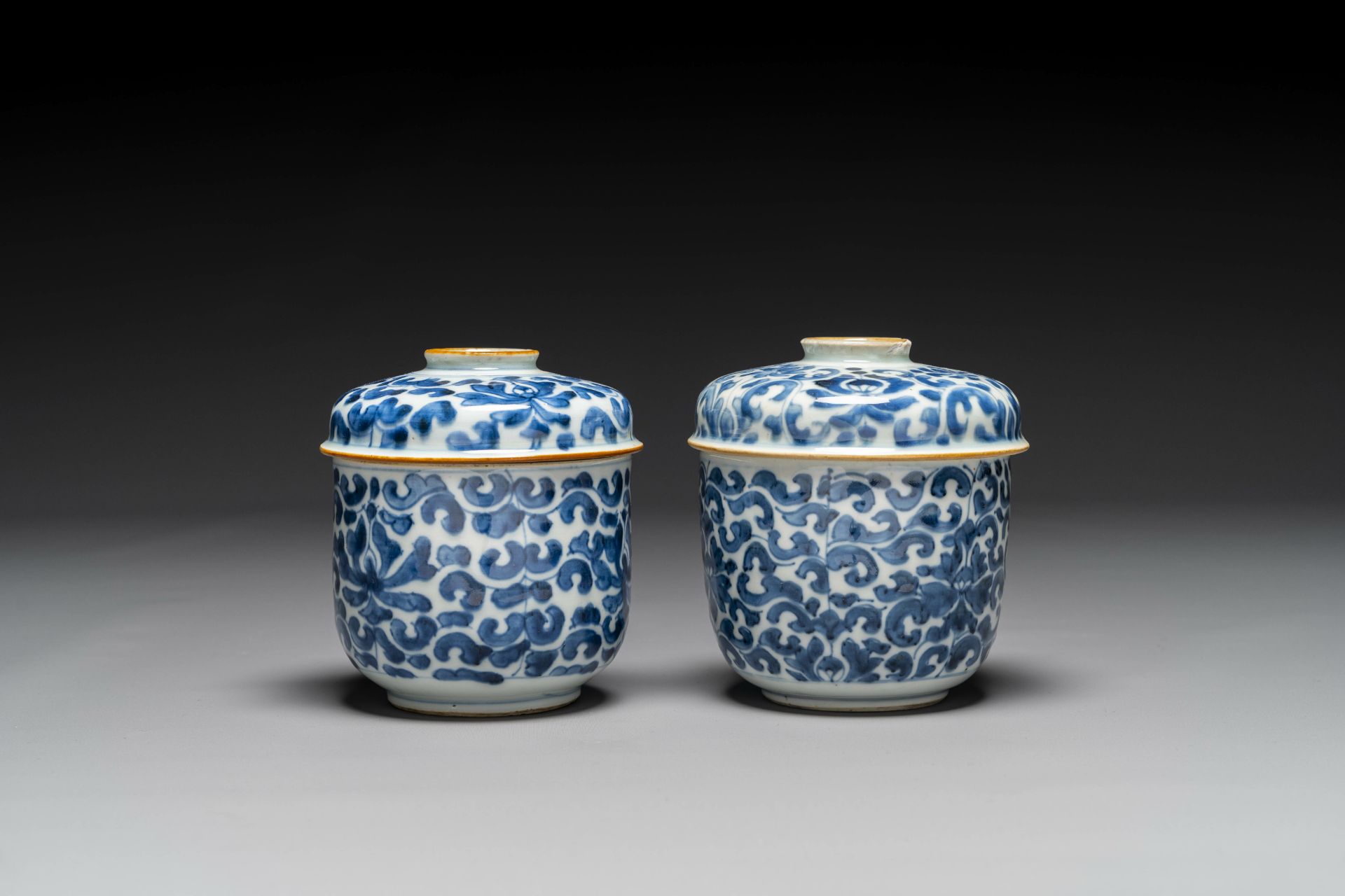 A group of six pieces of Chinese blue and white porcelain, Kangxi - Bild 7 aus 13