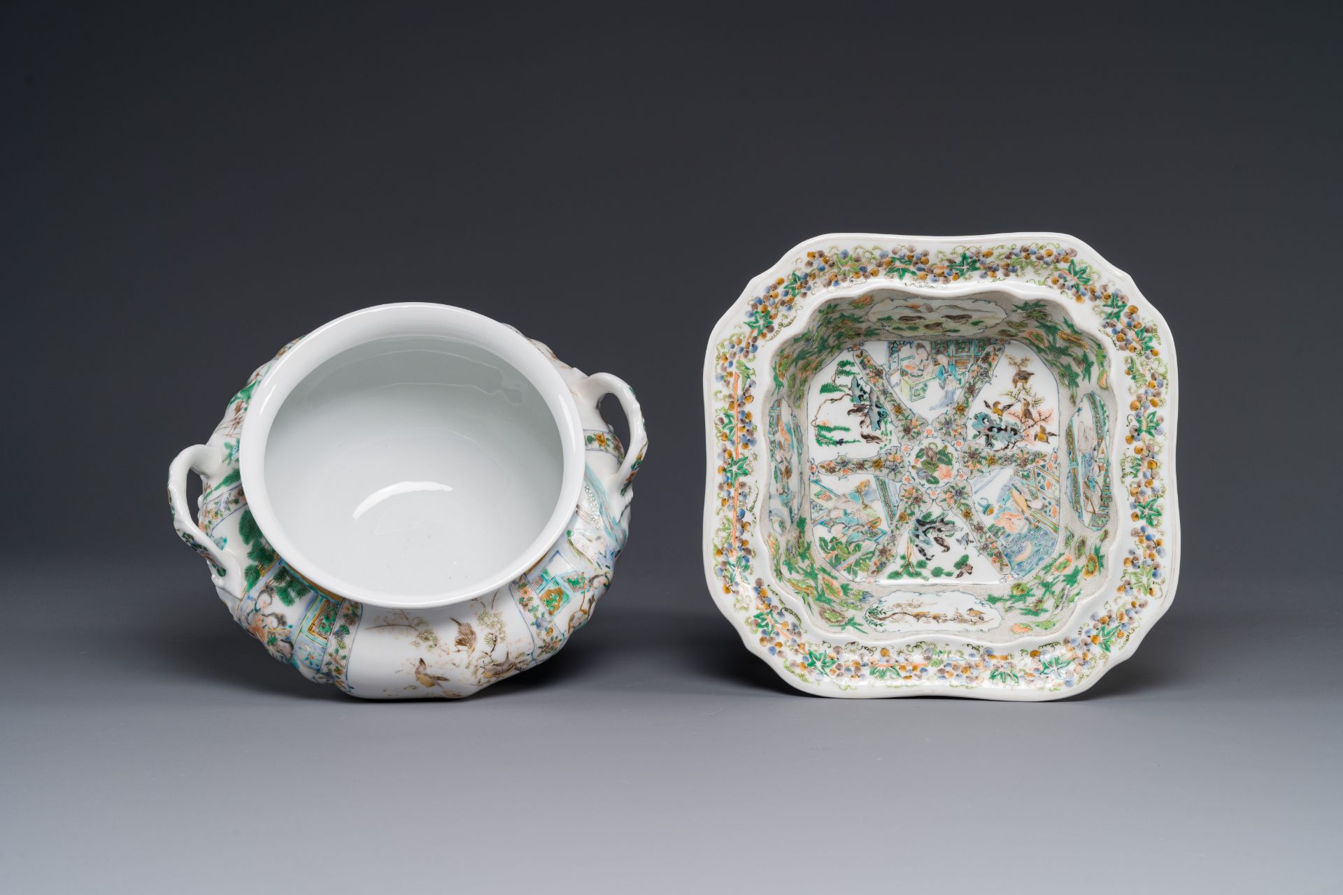 A rare 30-piece KPM porcelain service with Cantonese famille verte painting, China and Germany, 19th - Bild 11 aus 13