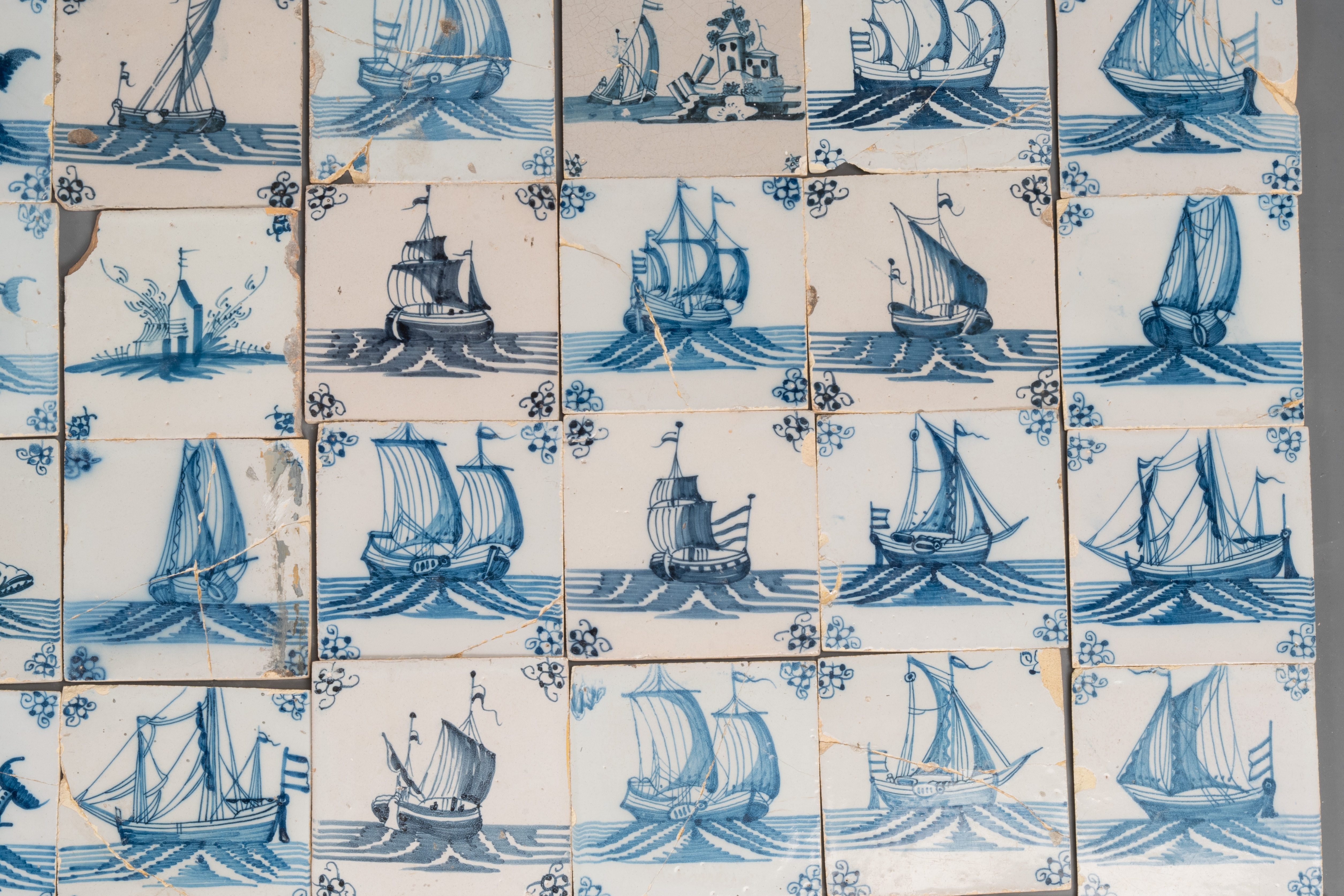 92 blue and white Dutch Delft tiles with sea monsters and ships, 18th C. - Image 12 of 16