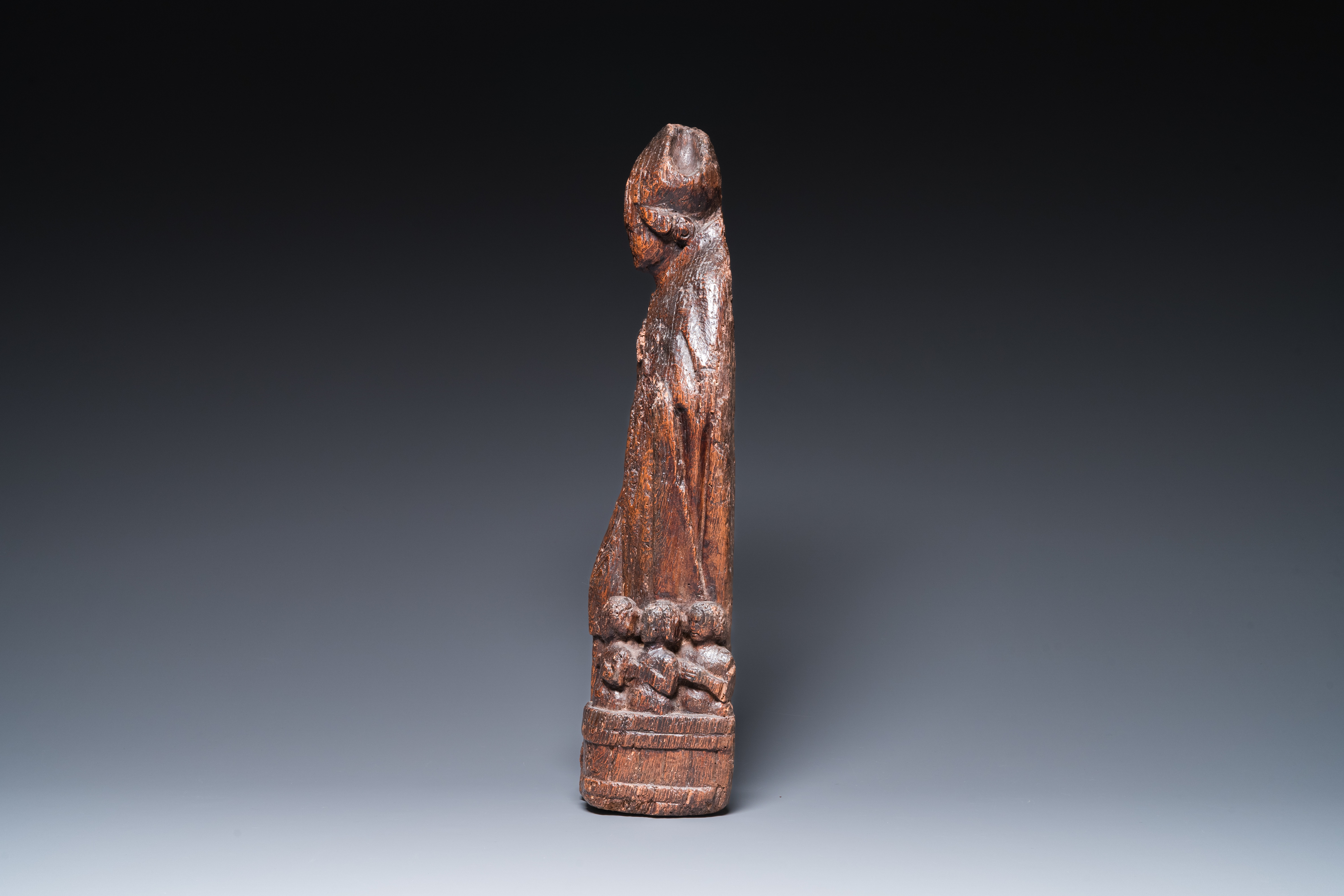 A Flemish carved oak sculpture of Saint Nicolas and the three boys in the salting-tub, 16th C. - Image 10 of 18