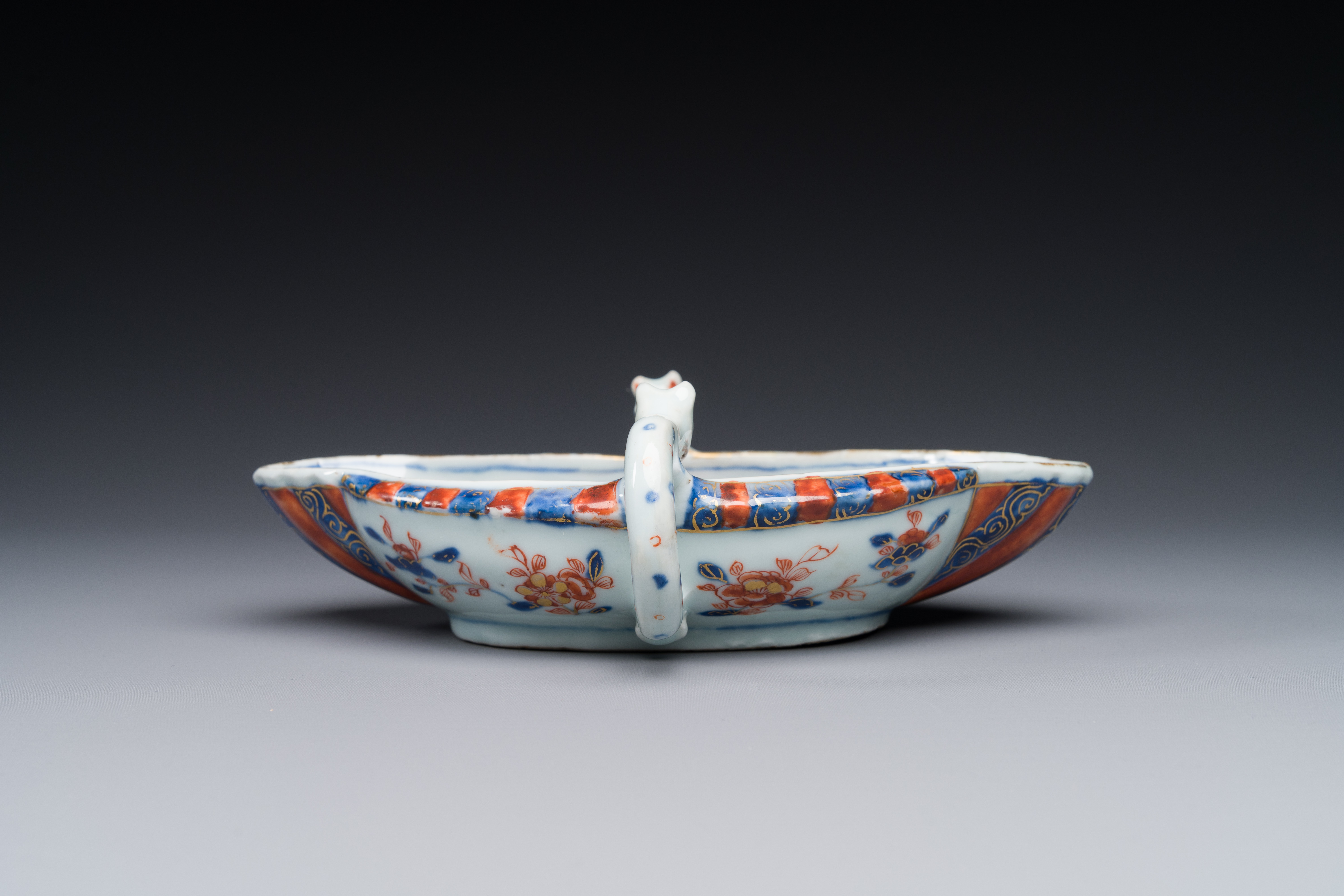 A Chinese Imari-style sauceboat, ex-collection of August the Strong, Kangxi - Image 3 of 4