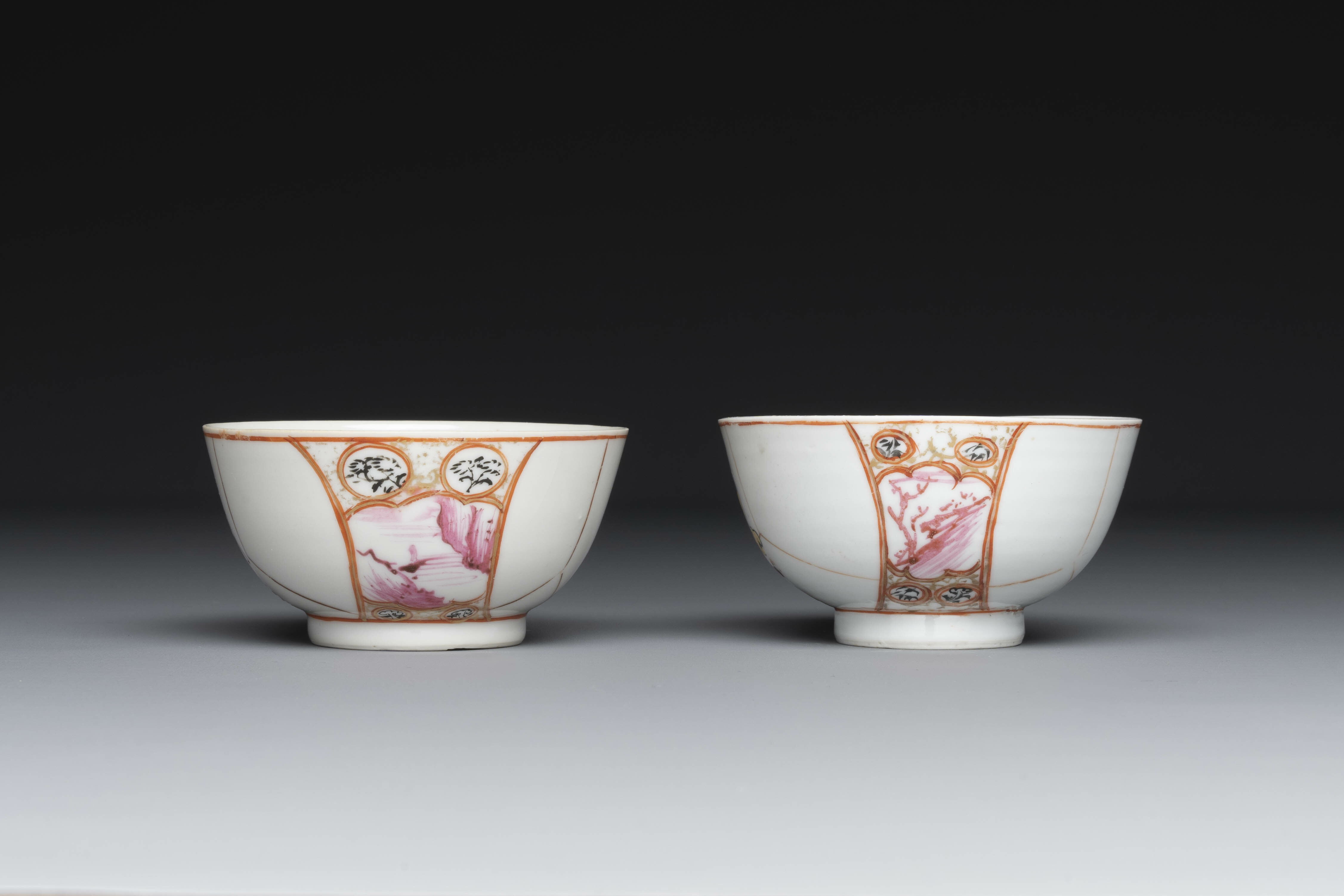A varied collection of Chinese famille rose and verte porcelain, 18/19th C. - Image 9 of 19