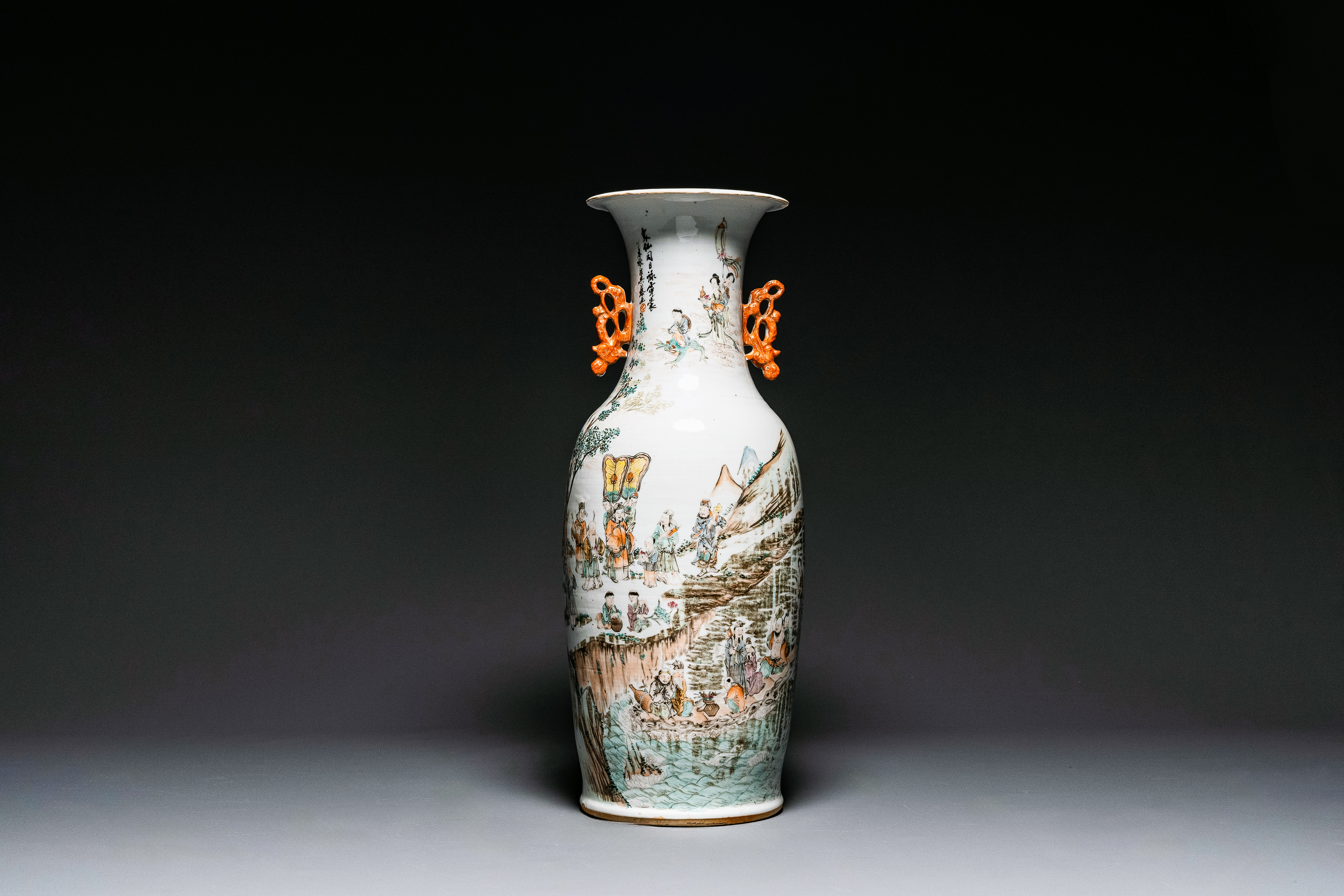 A Chinese qianjiang cai Vase, signed Wang Xingli æ±ªèˆˆé»Ž, 19/20th C.