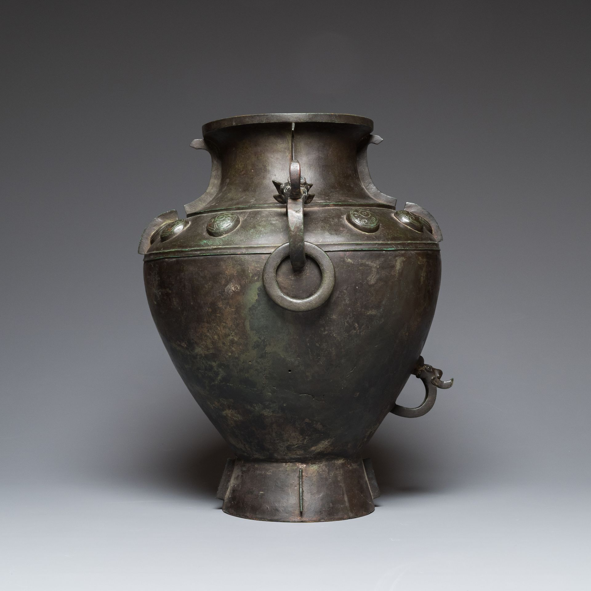 A rare massive Chinese archaistic bronze 'lei' wine vessel with inscription, Song - Image 15 of 30