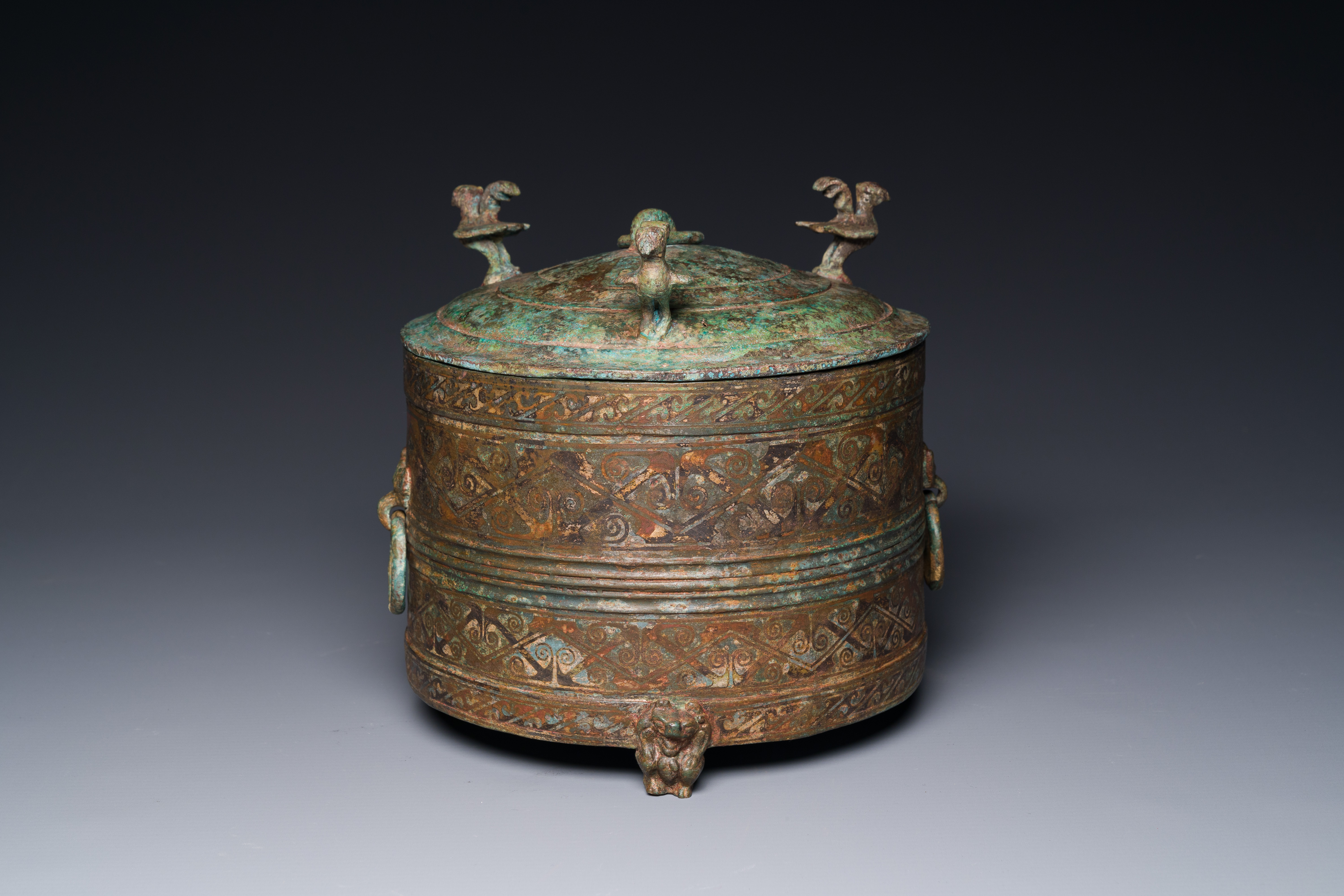 A rare Chinese archaic silver-inlaid bronze cosmetic box and cover, 'lian', Western Han - Image 2 of 21