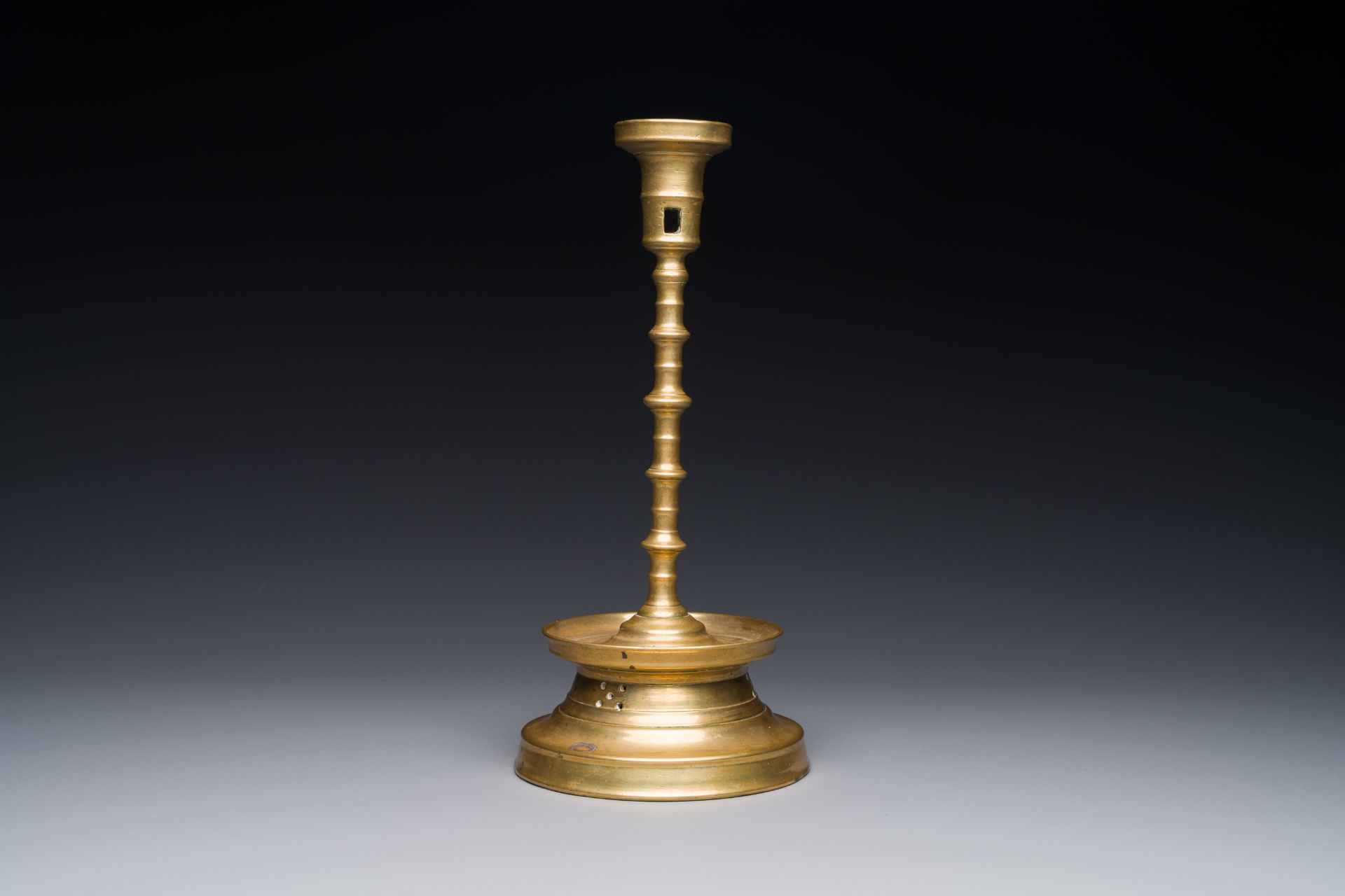 A knotted bronze candlestick, Southern Netherlands, probably 16th C. - Bild 6 aus 15