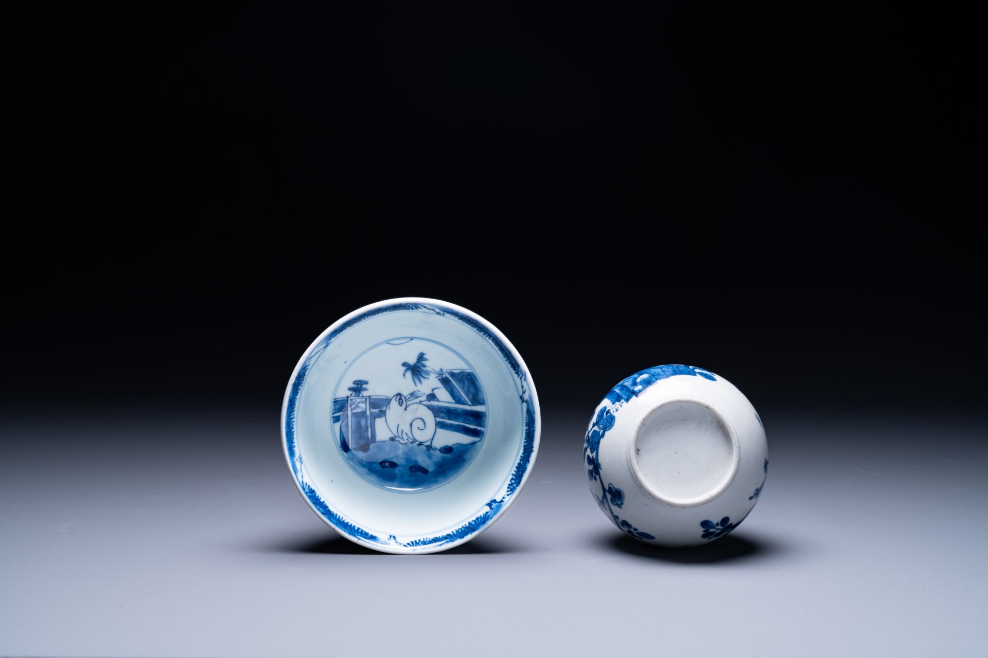 A Chinese blue and white bowl and silver mounted vase, Shen De Tang Zhi æ…Žå¾·å ‚è£½ mark, Kangxi - Image 4 of 5