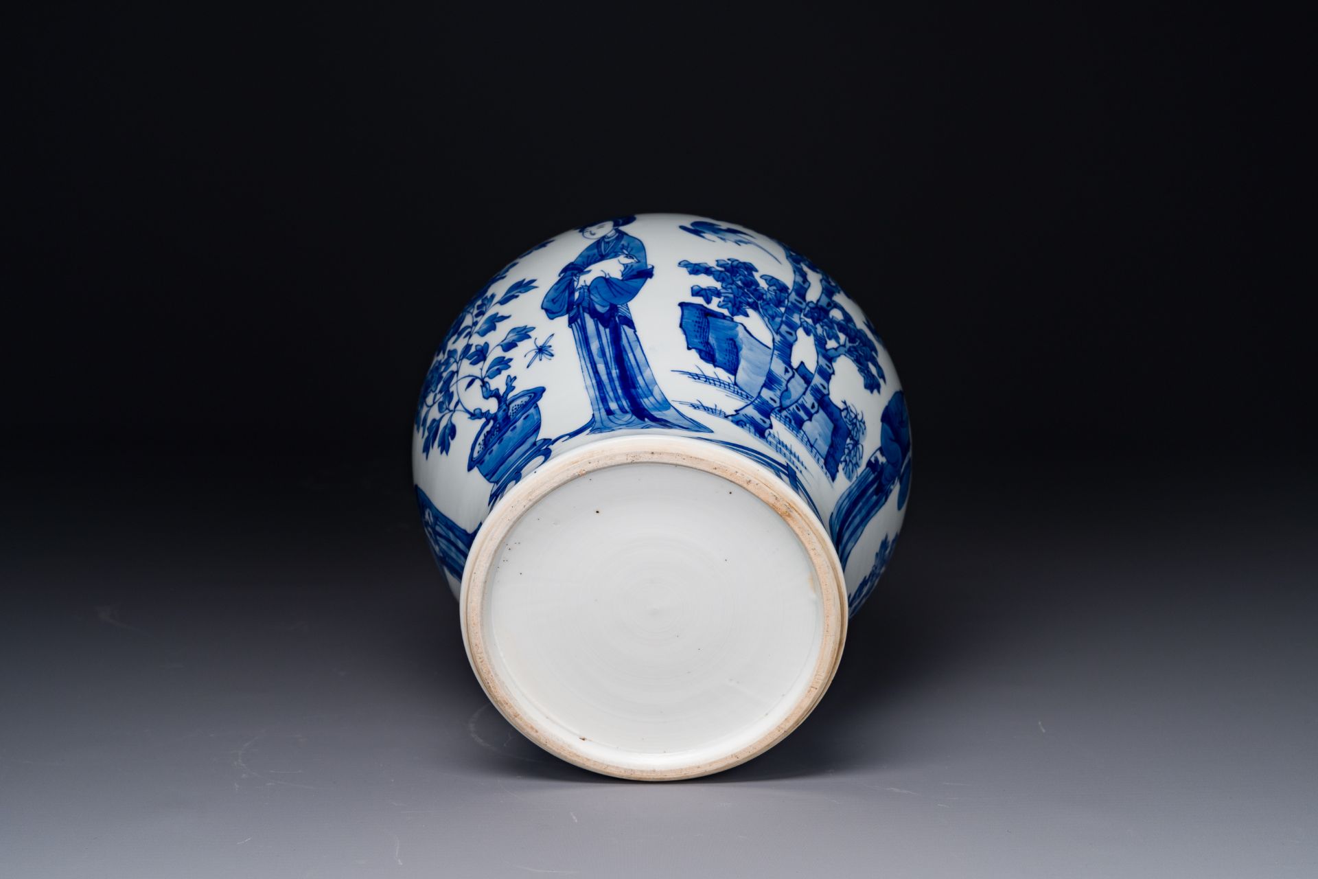 A Chinese blue and white 'Long Eliza' vase, Kangxi - Image 7 of 7