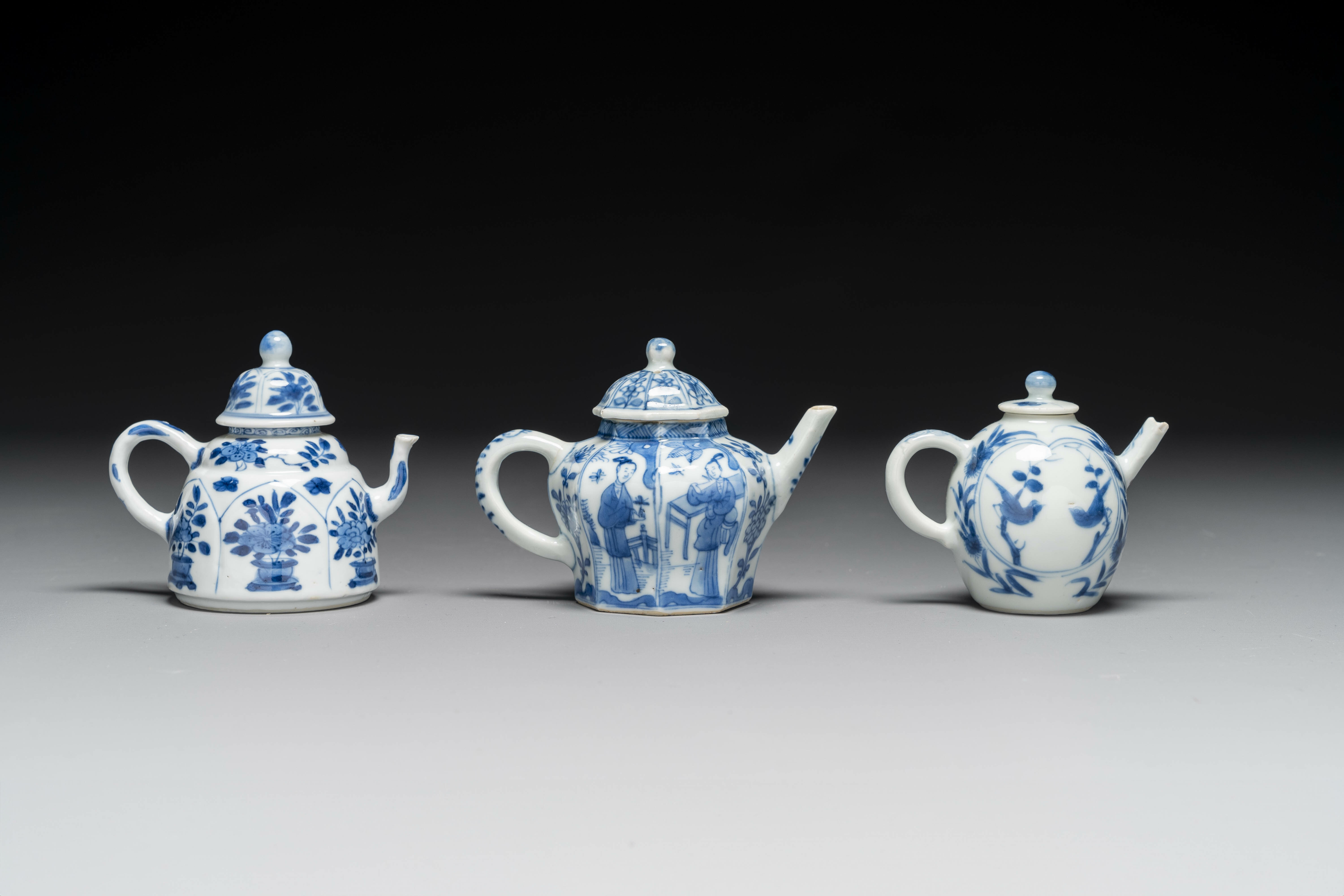 Six Chinese blue-white and Imari-style teapots, Kangxi/Yongzheng - Image 3 of 9