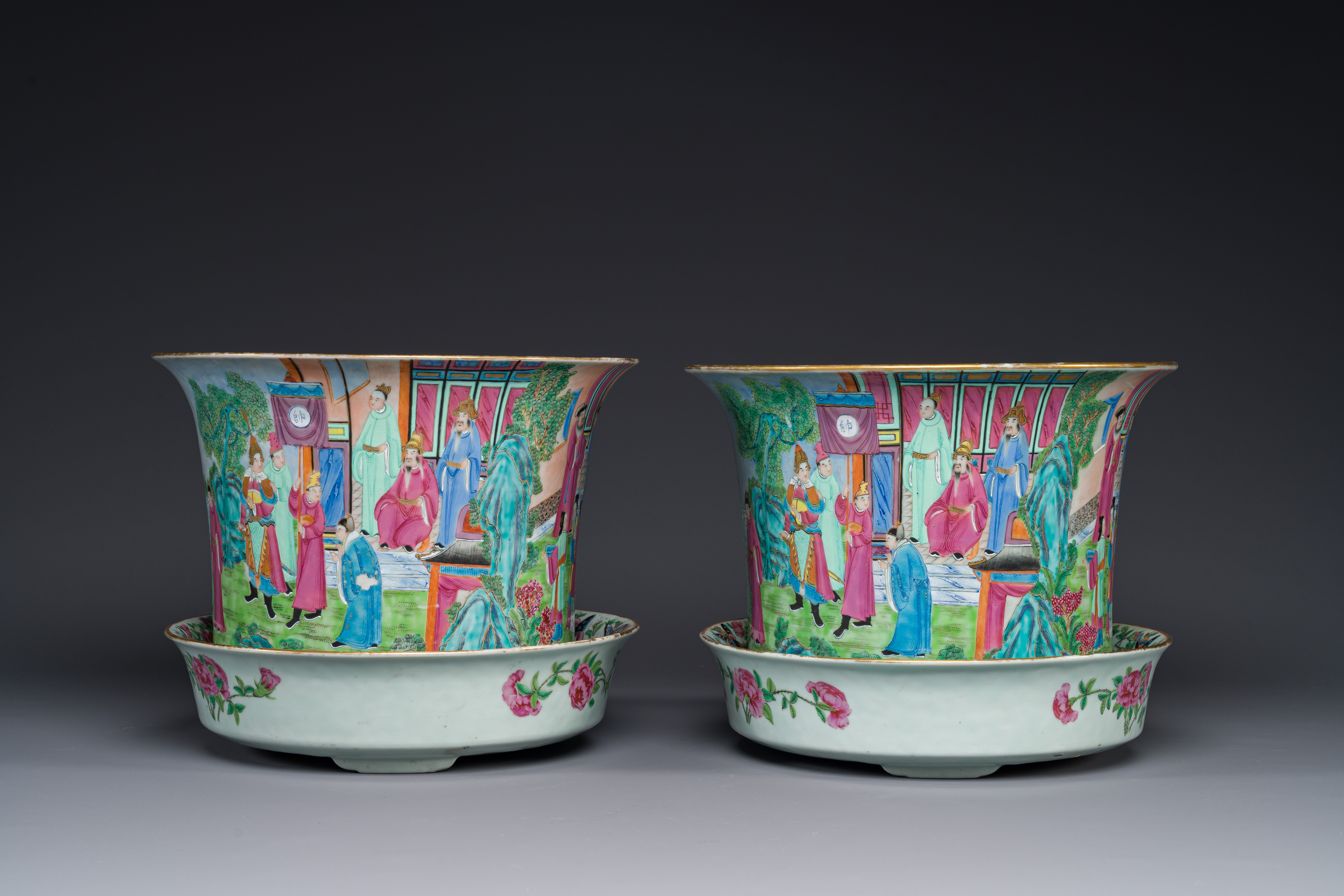A pair of fine Chinese Canton famille rose jardinieres on stands, 19th C. - Image 2 of 7