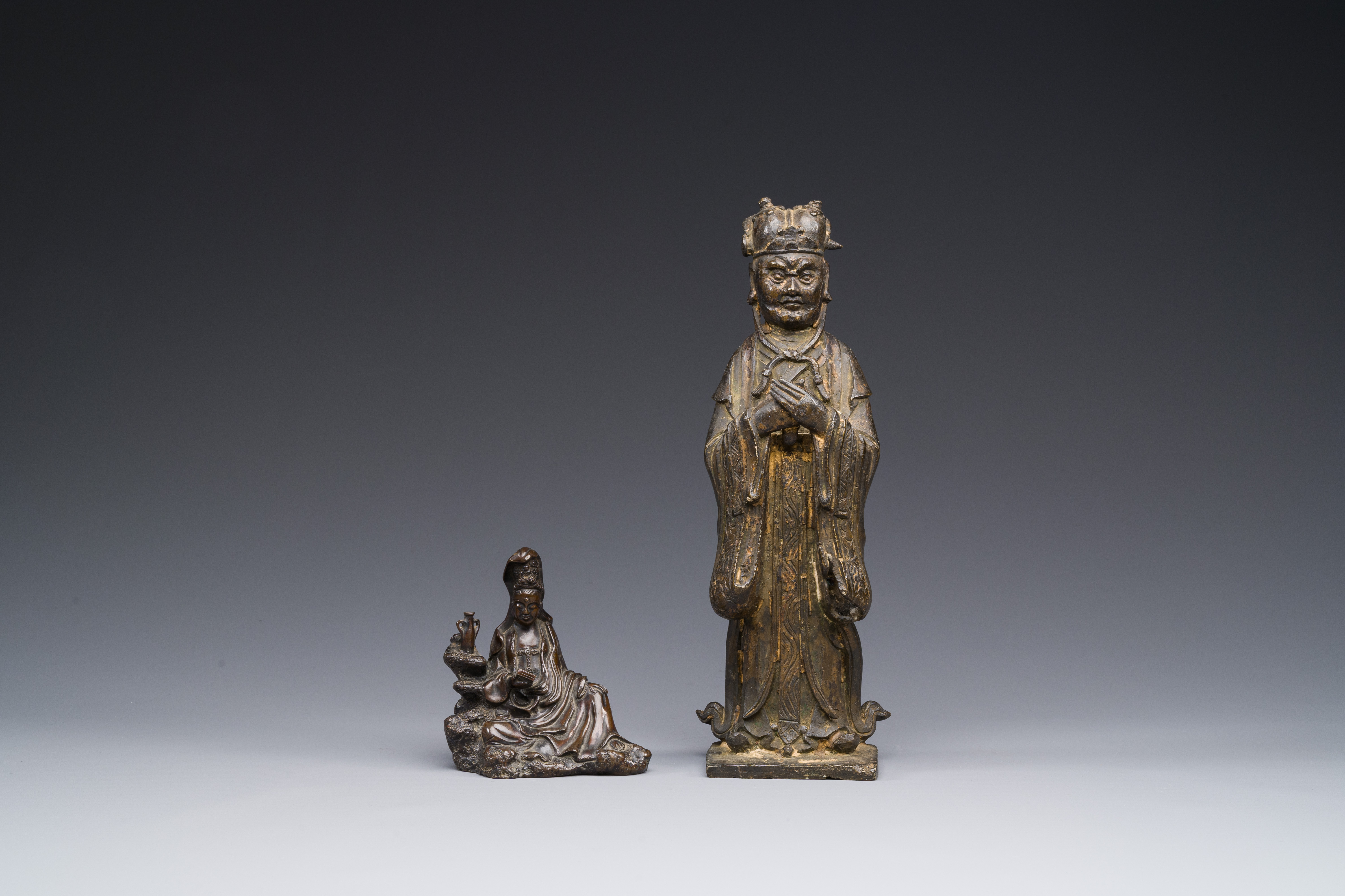 Two Chinese bronze figures of Wenchang and Guanyin, Ming - Image 2 of 4