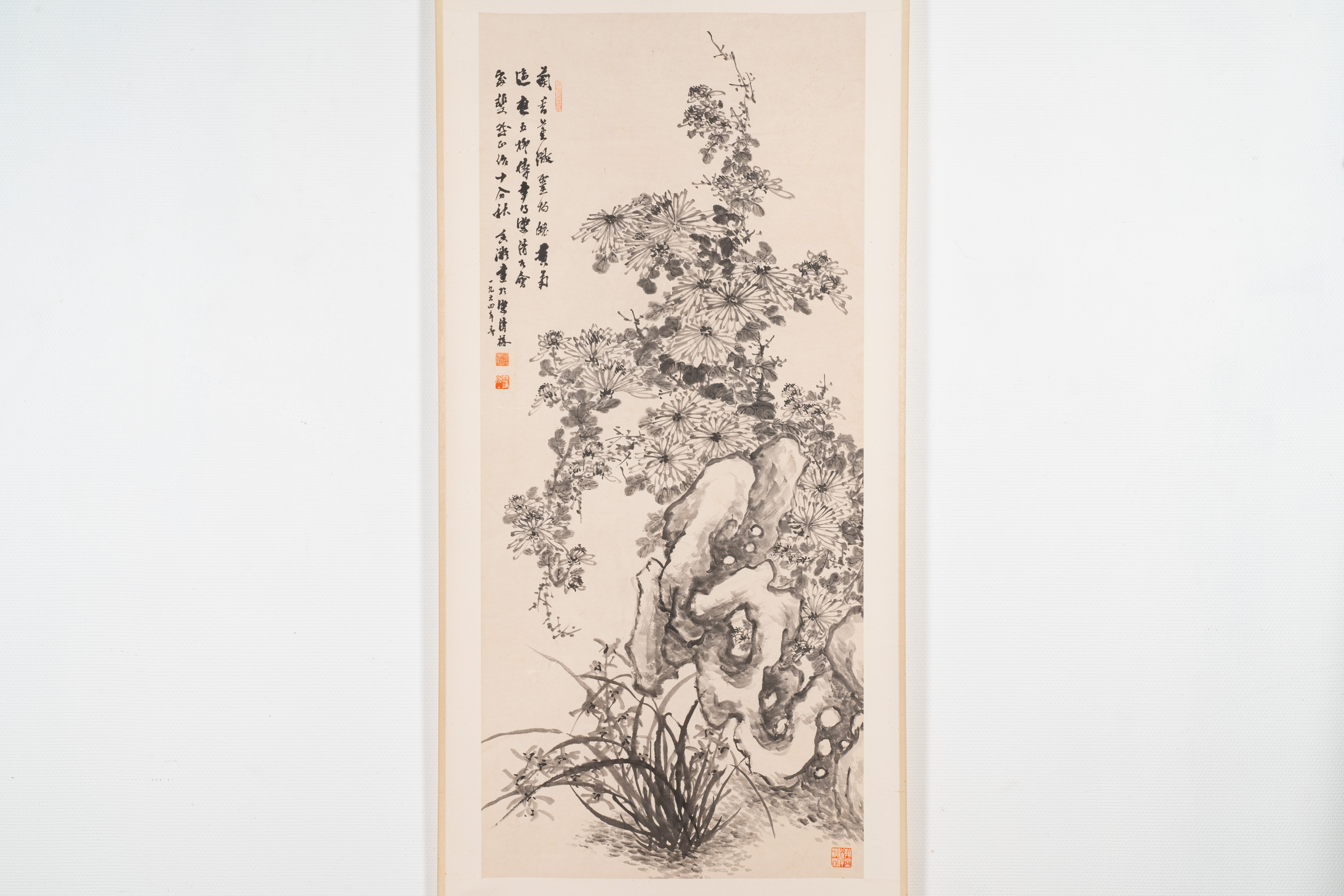 He Xiangning ä½•é¦™å‡ (1878-1972): 'Chrysanthemum', ink on paper, dated 1954