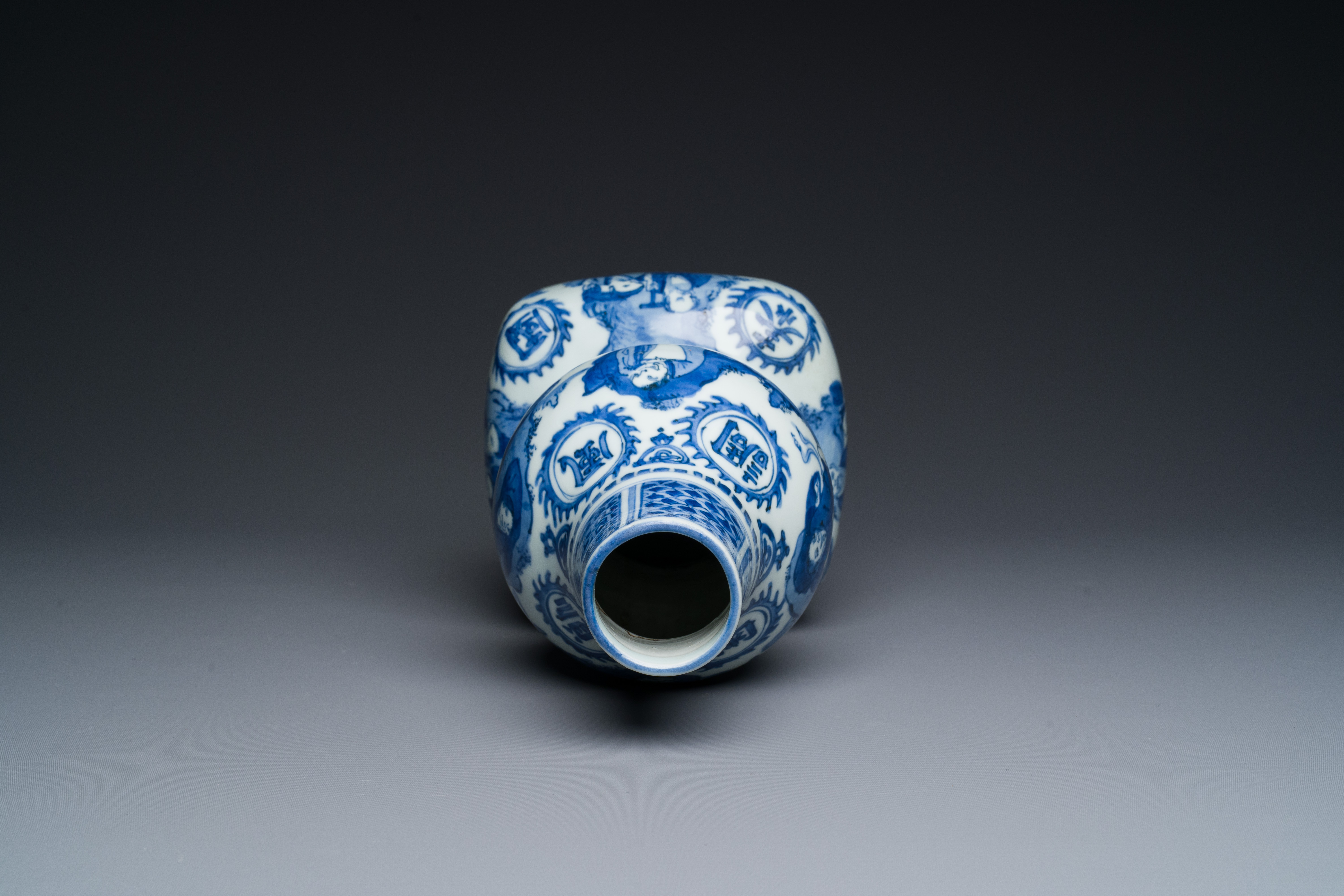 A rare Chinese blue and white double gourd vase with Guo Tai Min An åœ‹æ³°æ°‘å®‰ design, Jiajing/Wan - Image 5 of 6