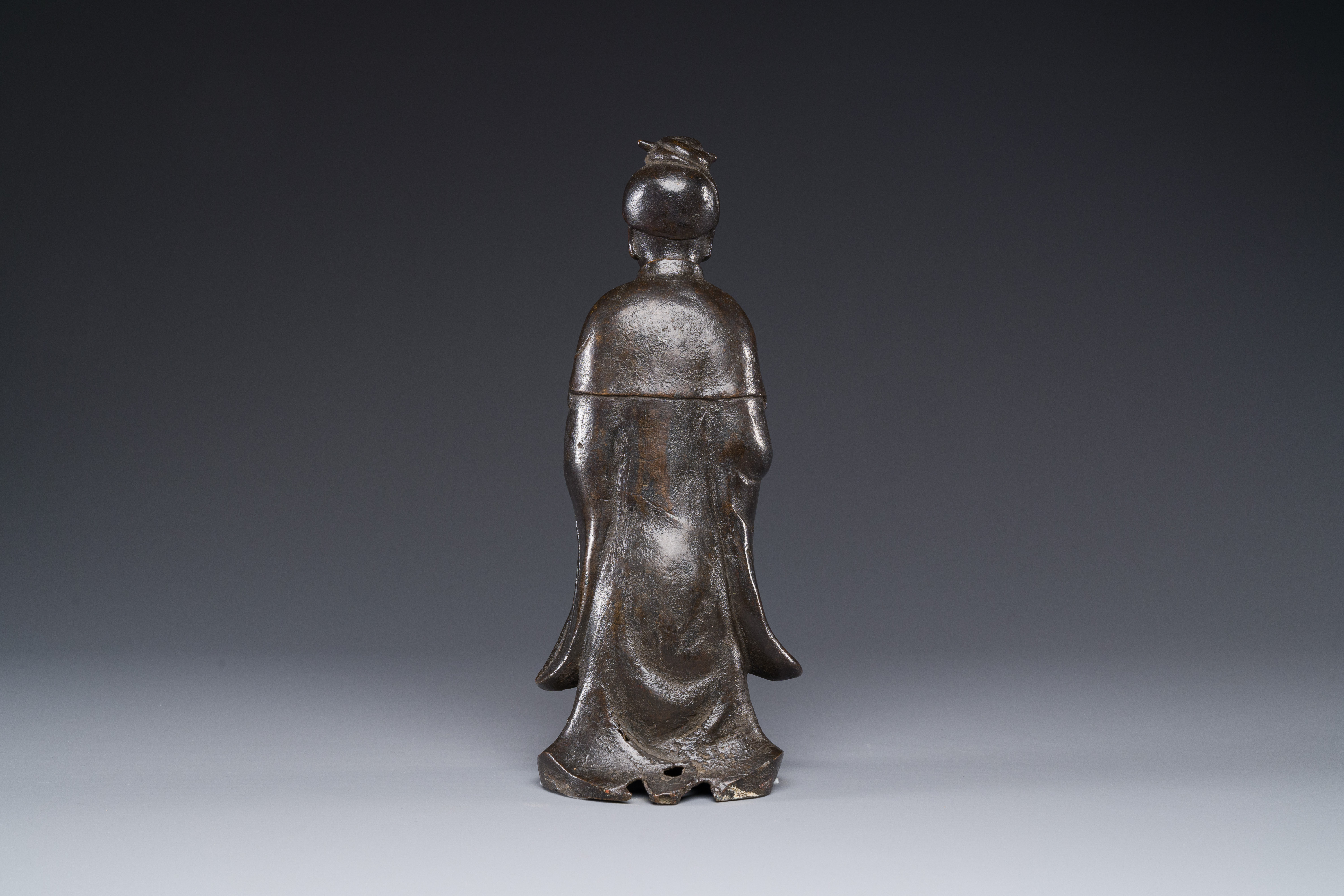 A Chinese bronze figure of a standing Guanyin, Ming - Image 3 of 5